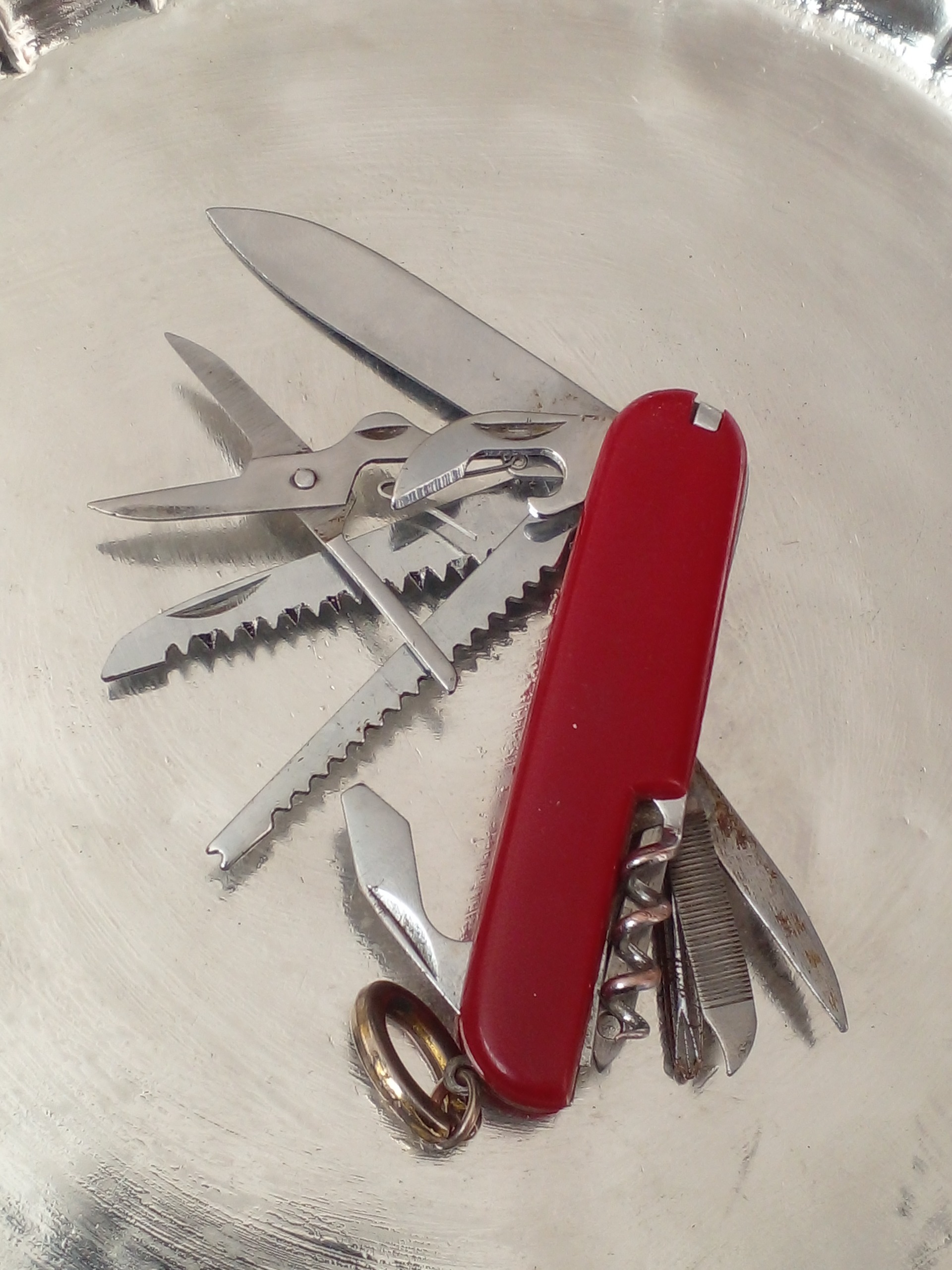 چاقوی همه کاره