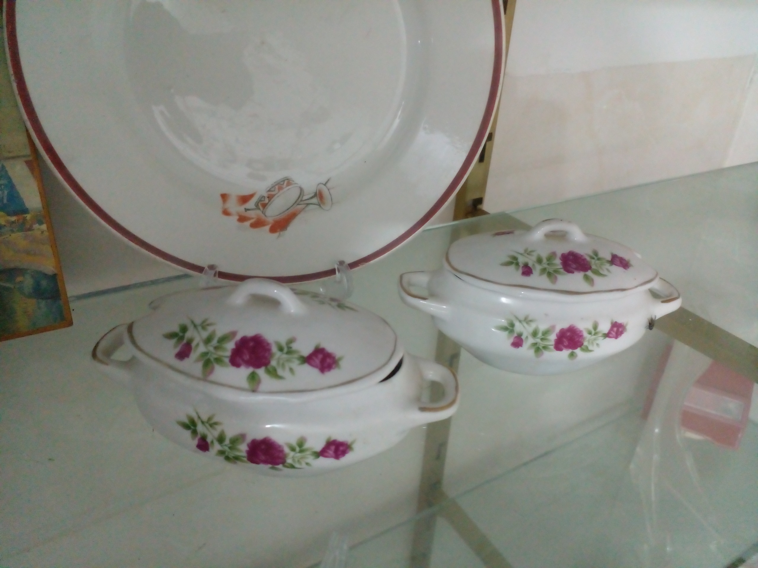 عسل خوری گل سرخی بدون مارک