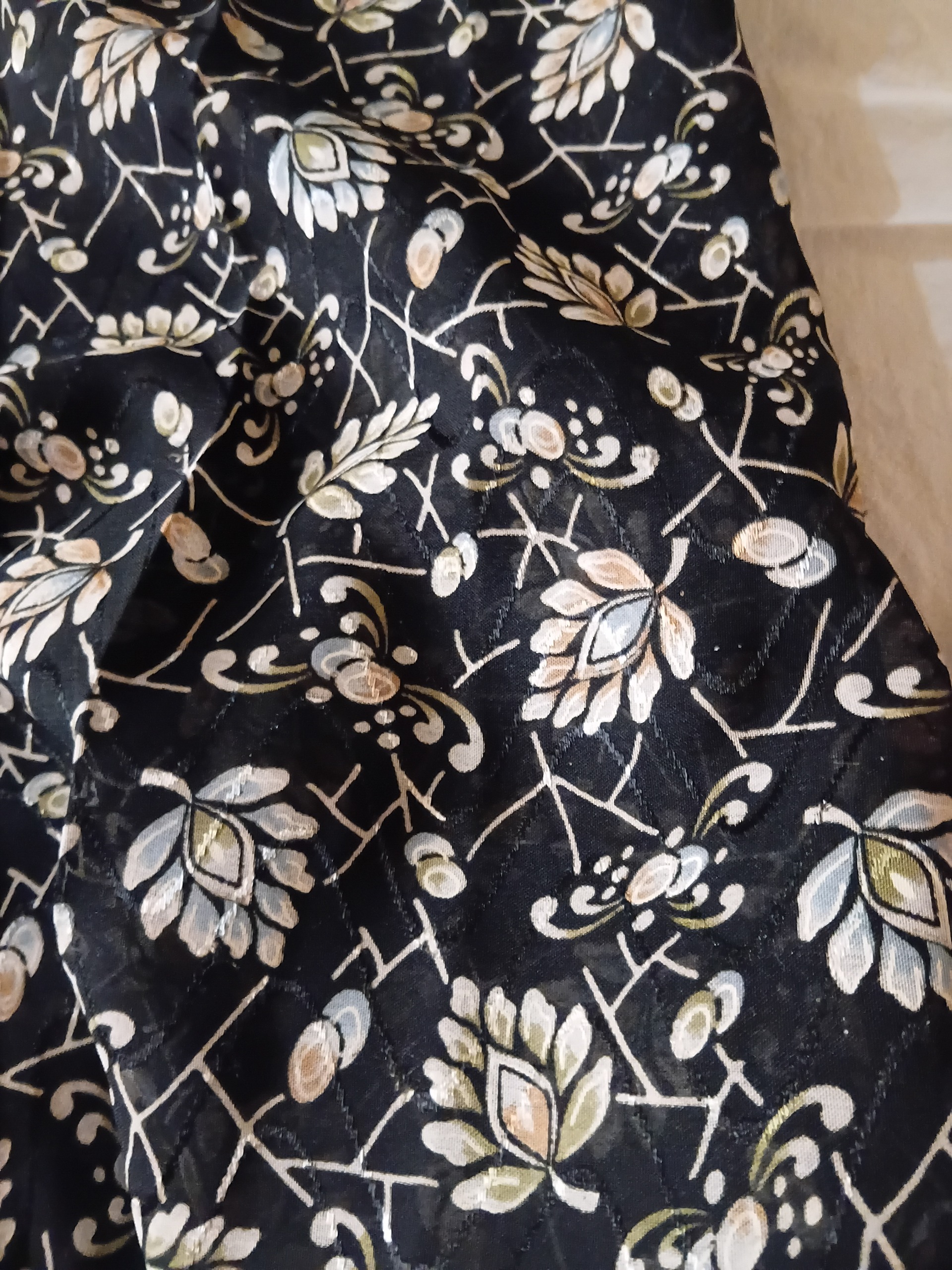 پارچه لباسی و چادری حریر