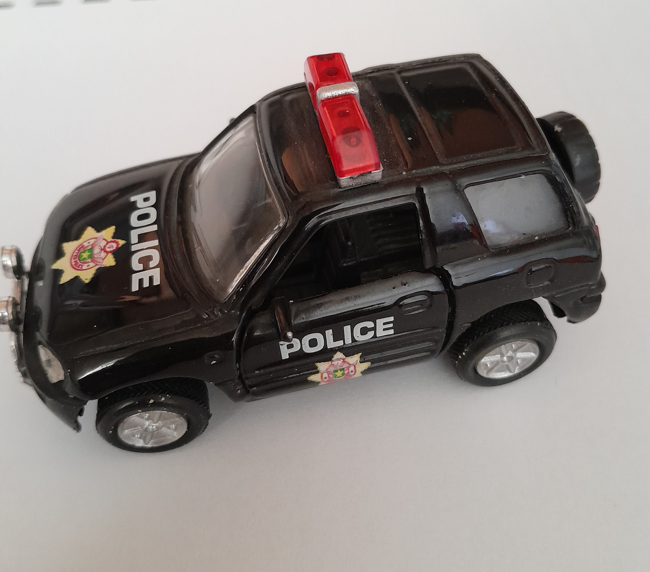 ماشین اسباب بازی فلزی قدیمی