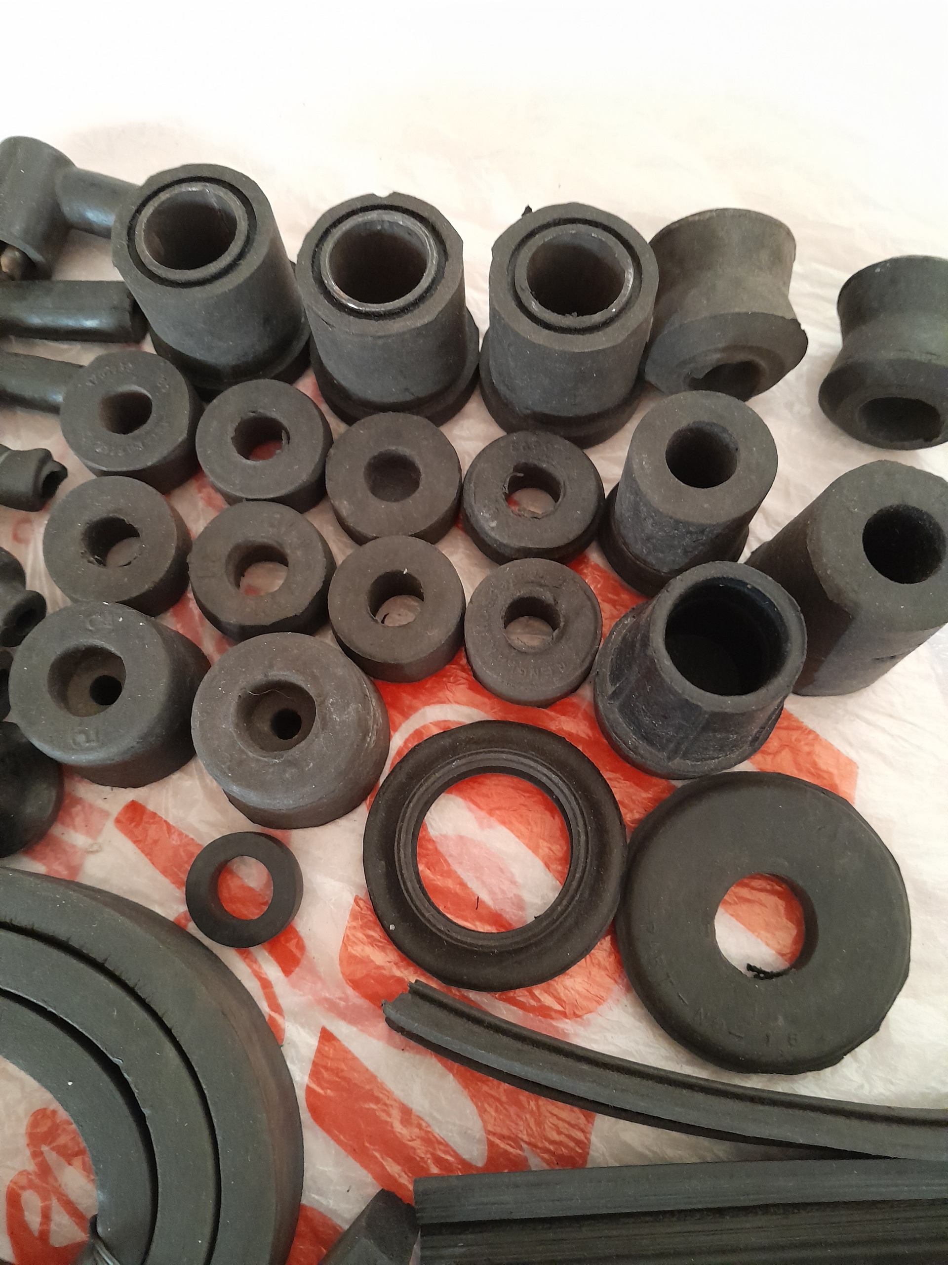 لاستیک های ضربه گیر خودرو انواع مختلف