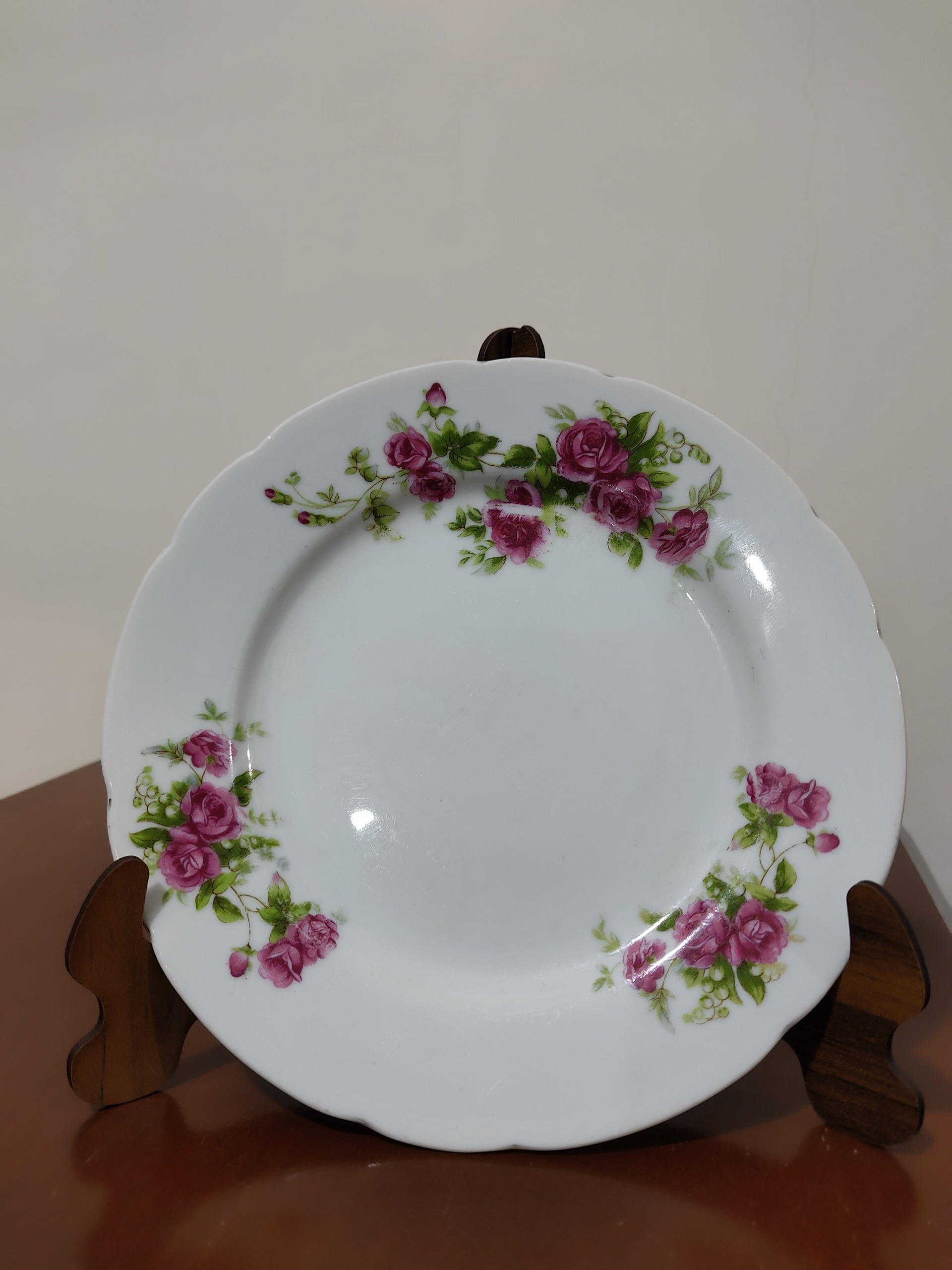 بشقاب پیش دستی گلسرخی کمیاب