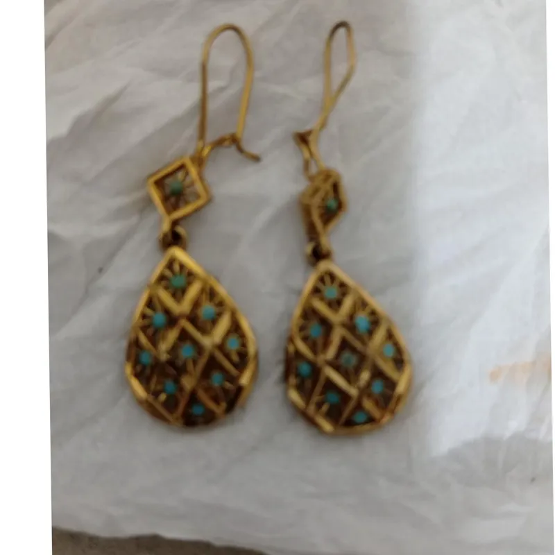 گوشواره رنگ ثابت