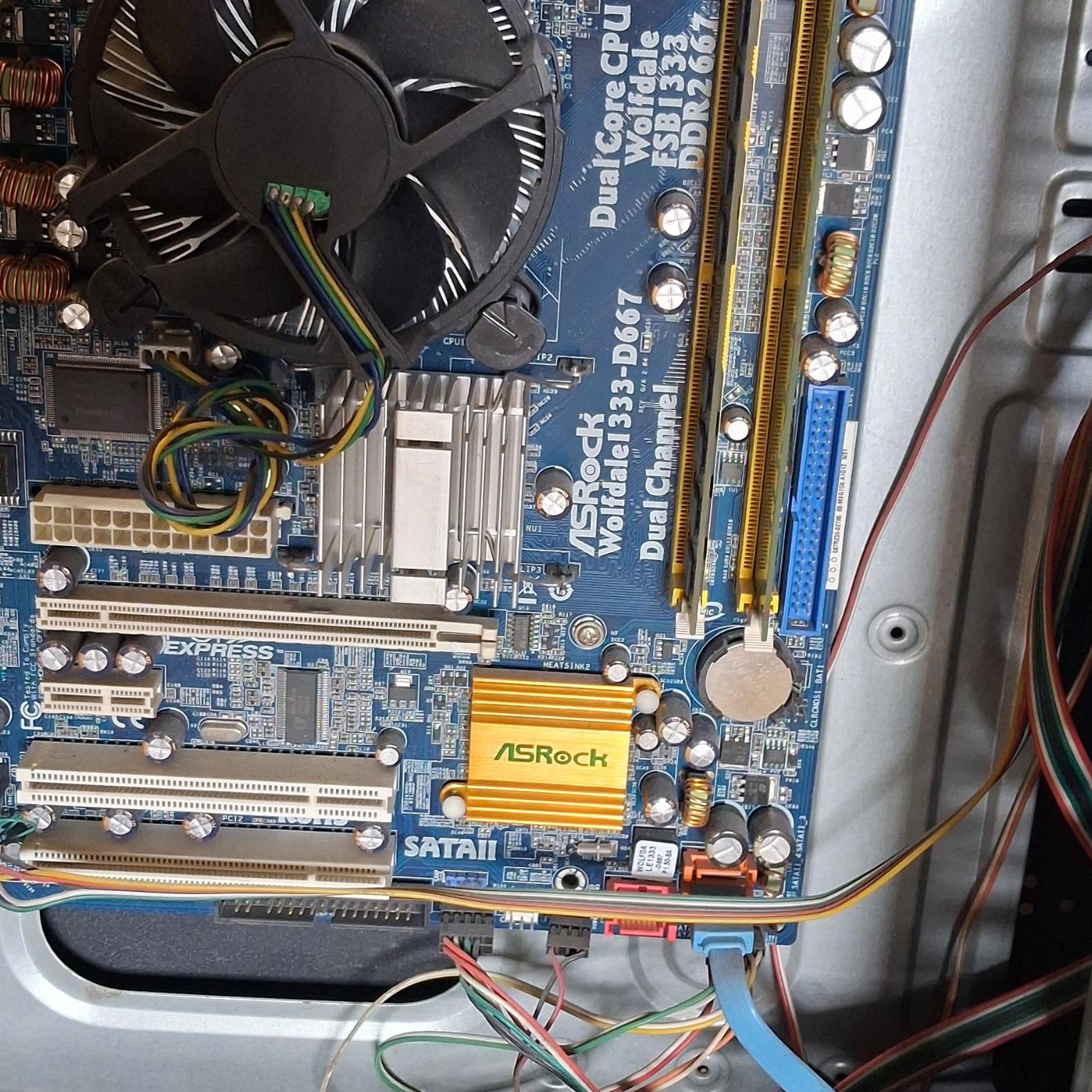 باندل asrock 4GB pu pentium 4