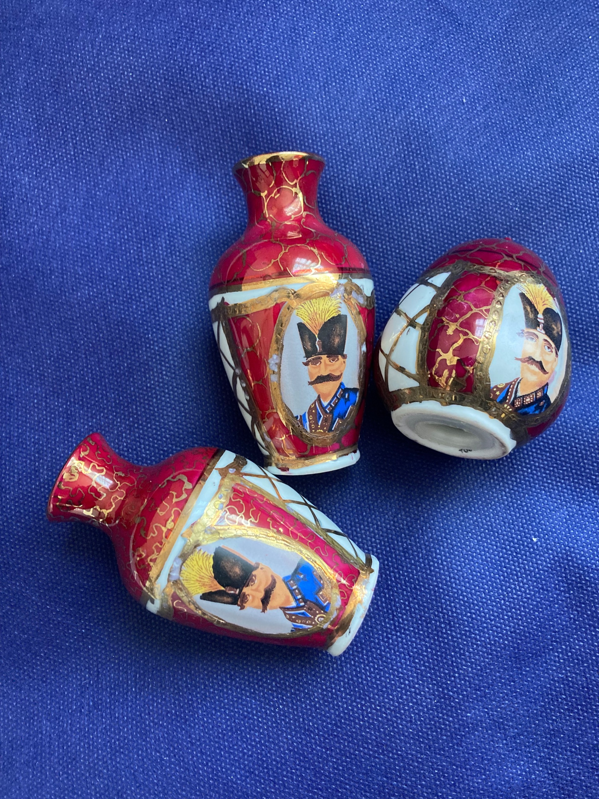 گلدان و نمکدان مینیاتوری طلاکوب چینی توس شاه عباس