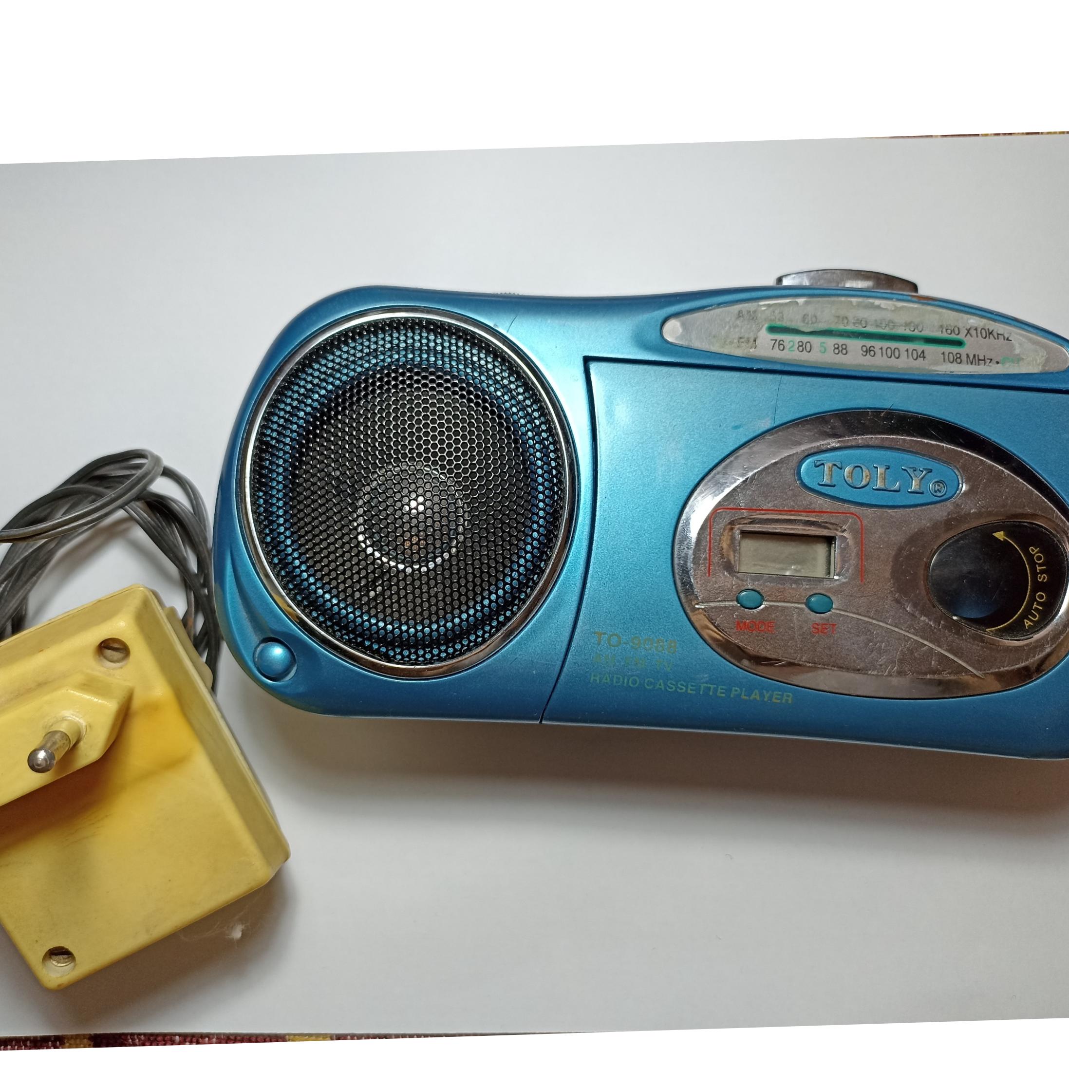 رادیو مارک تولی دهه ی 70 سالم همراه آداپتور