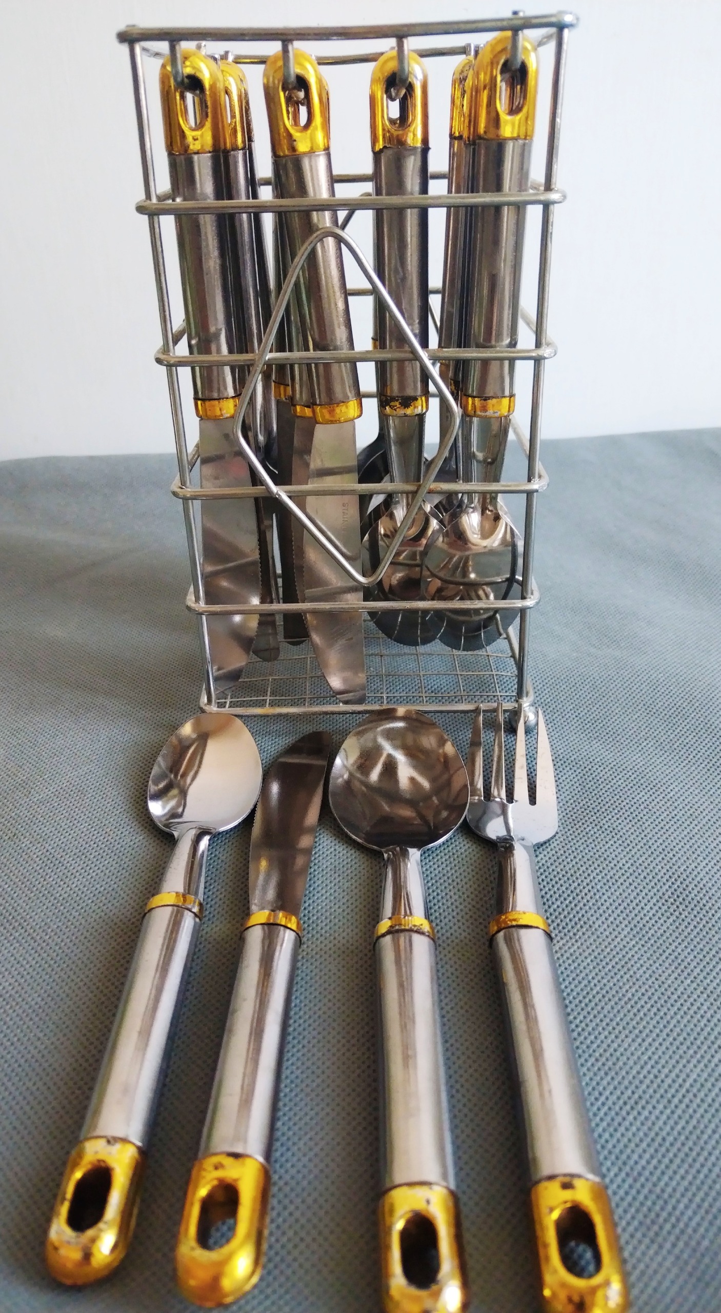 ست قاشق، چنگال و کارد