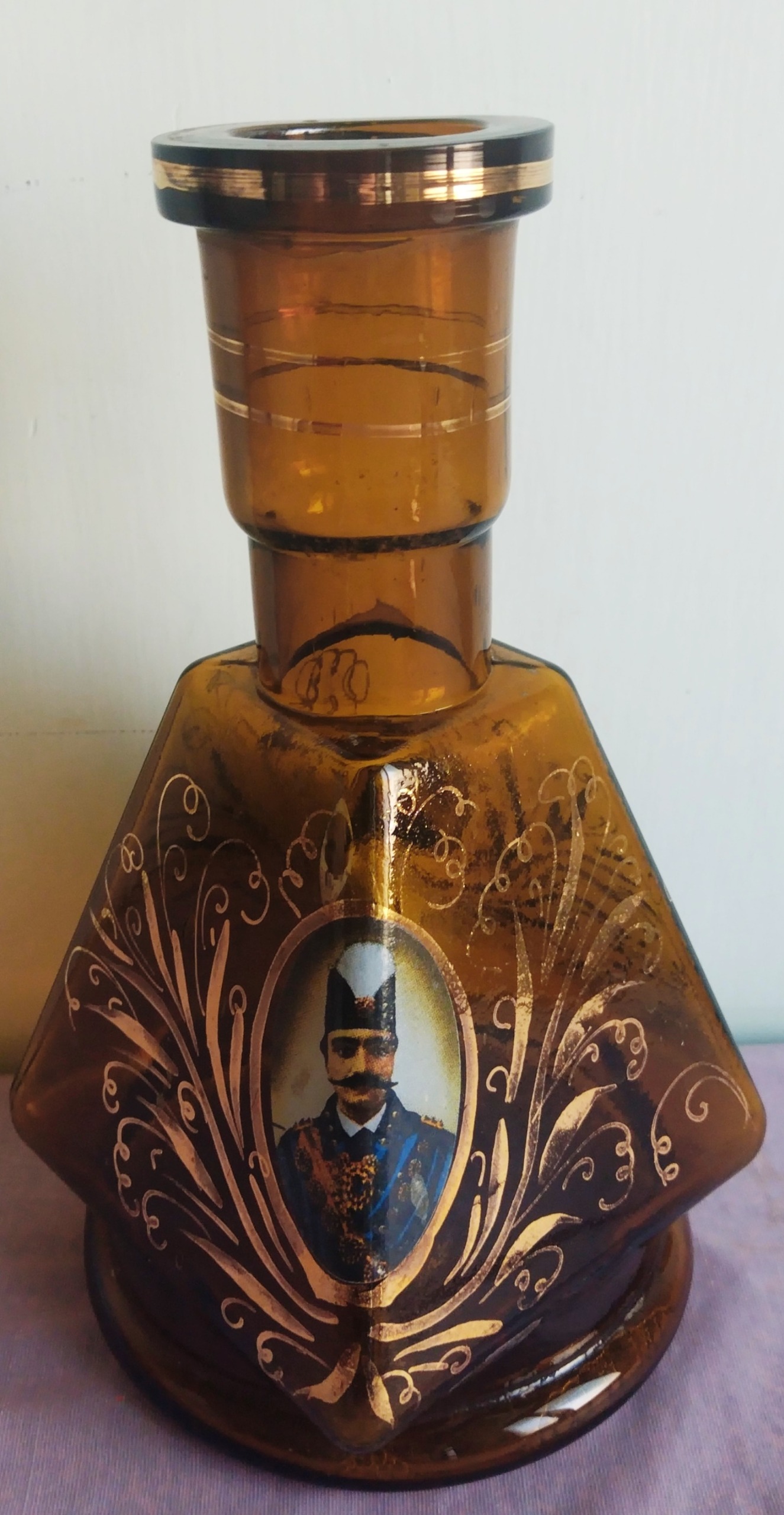 کوزه شیشه ای قدیمی