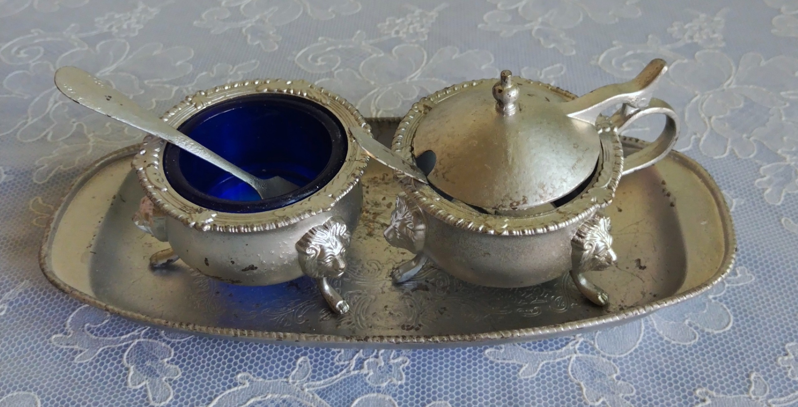 ظرف دکوری فلزی