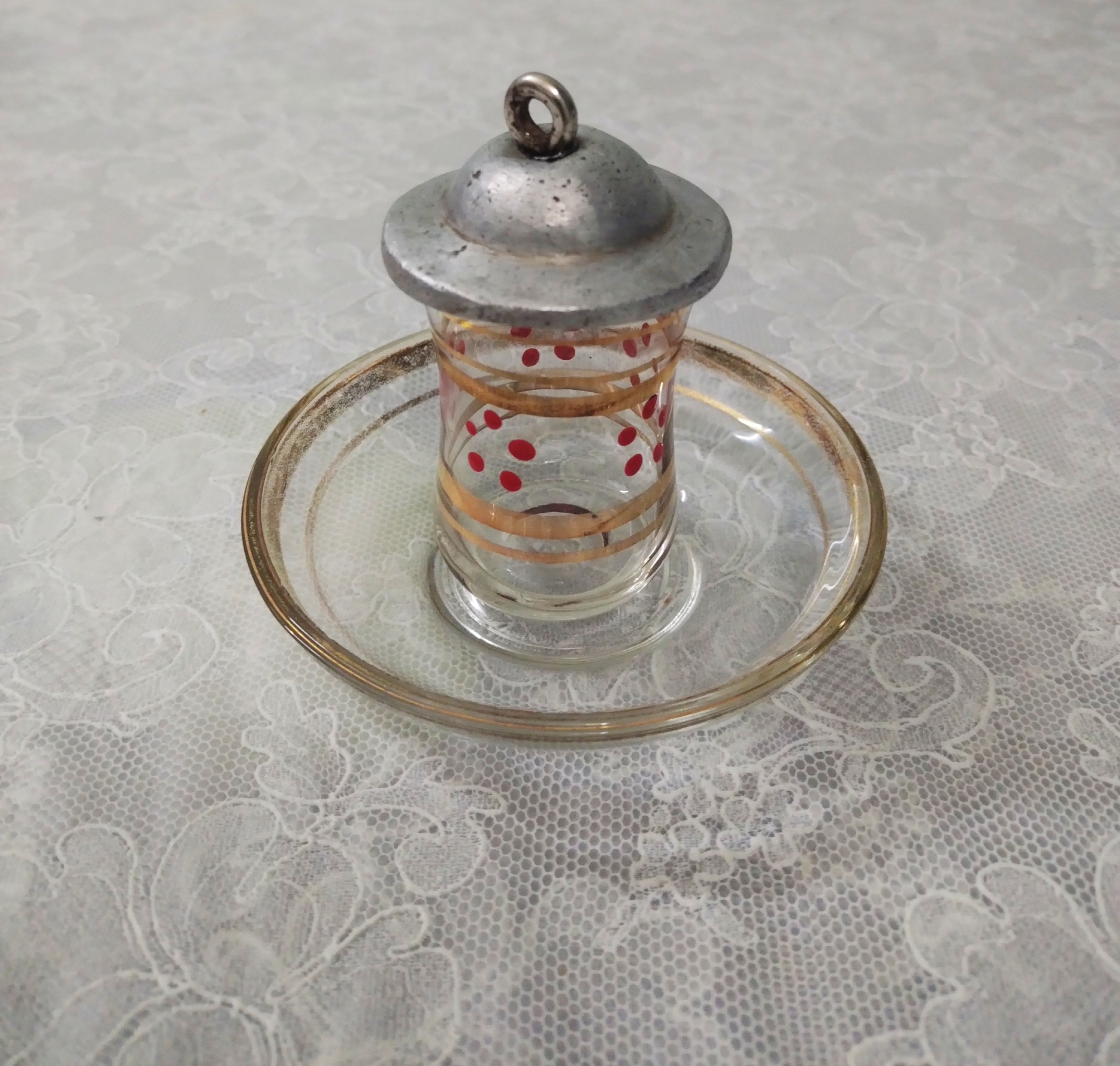 درب فلزی فنجان قدیمی