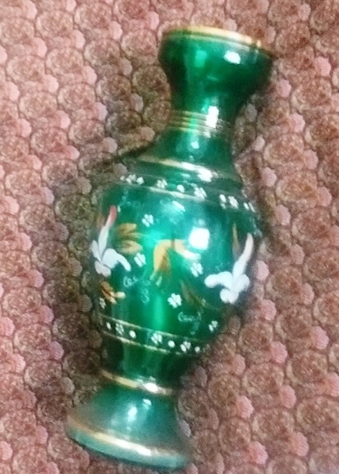 گلدان قدیمی طلاکوب