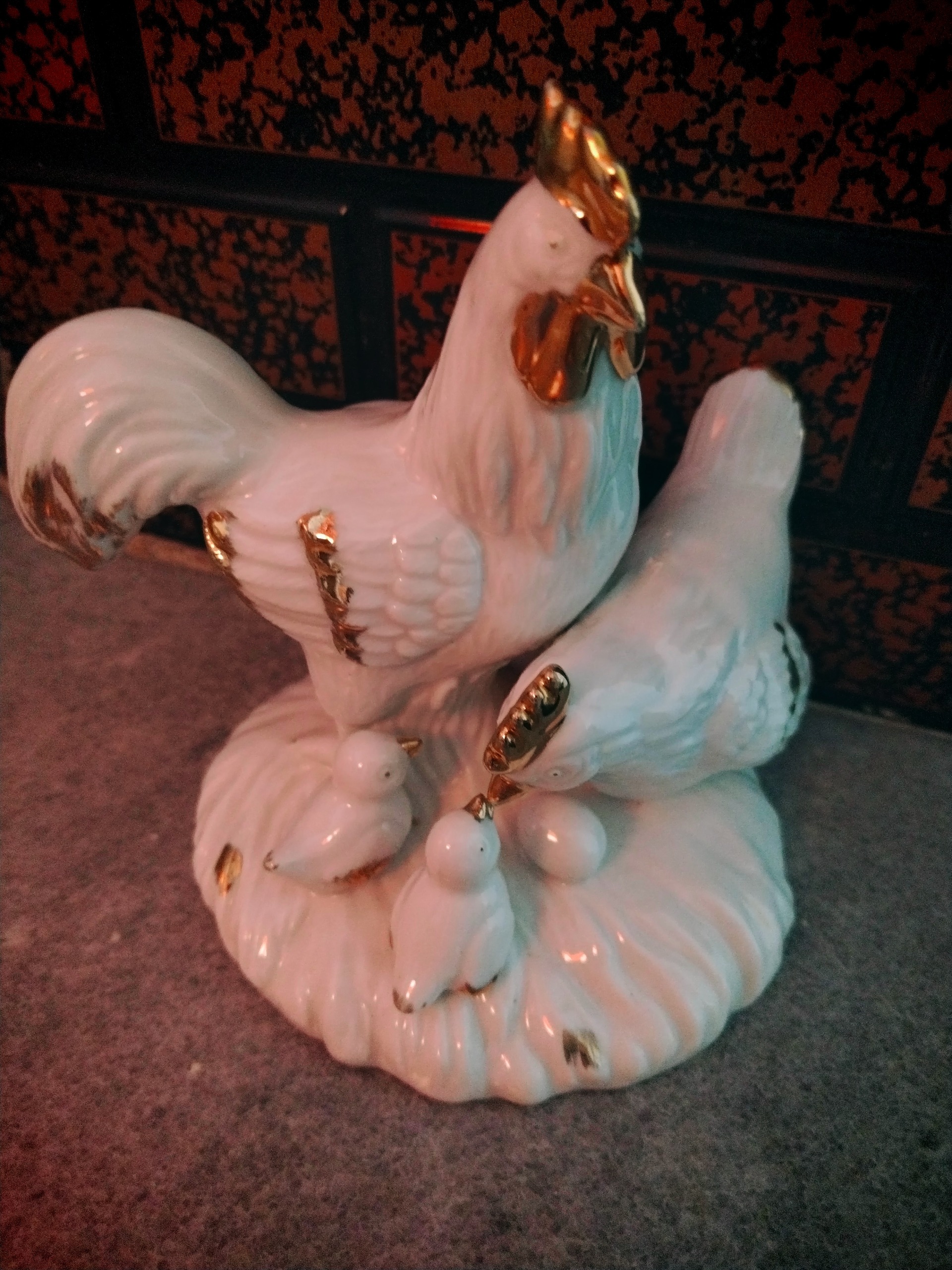 مجسمه مرغ و خروس