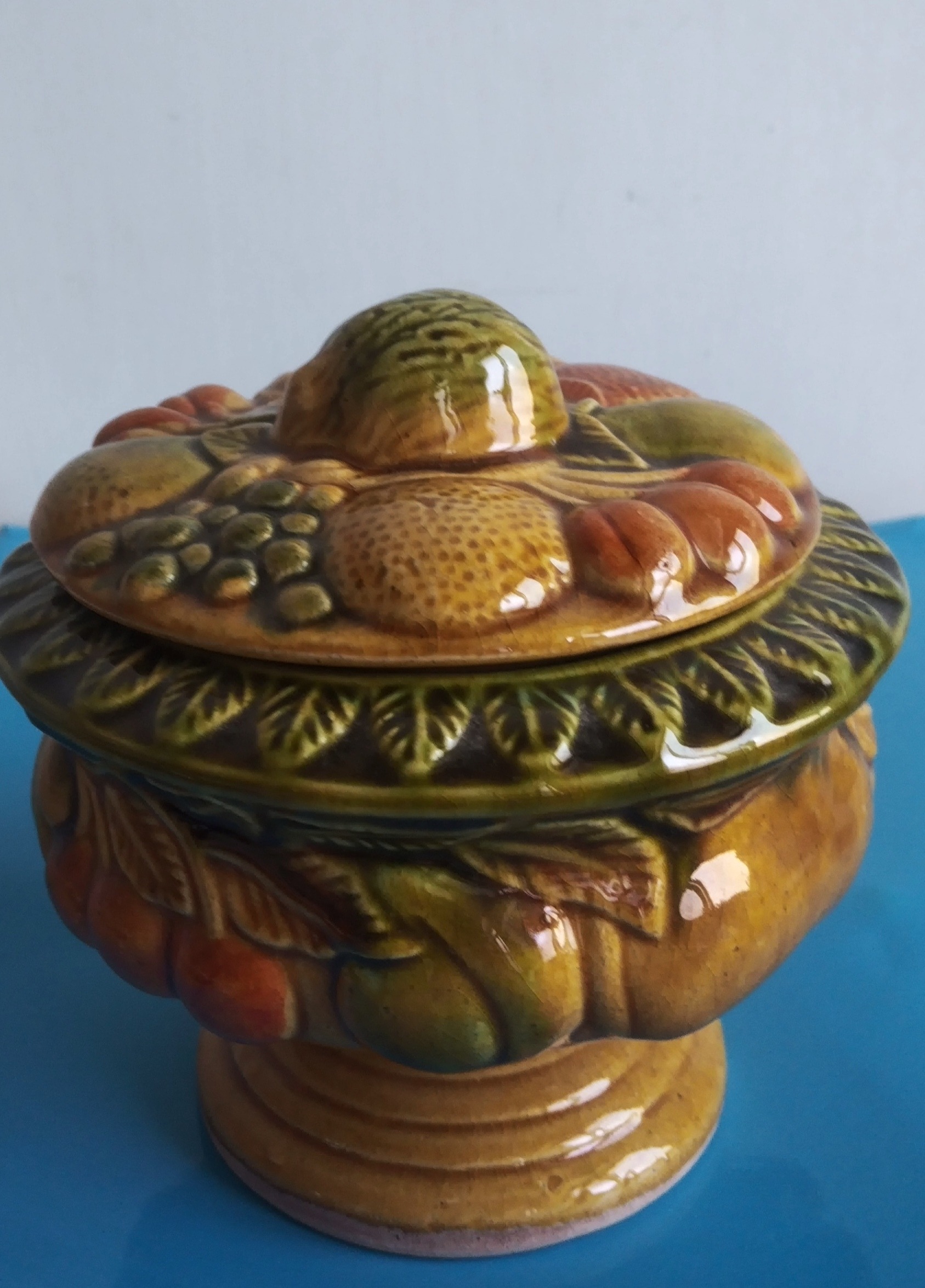 آجیل خوری طرح میوه