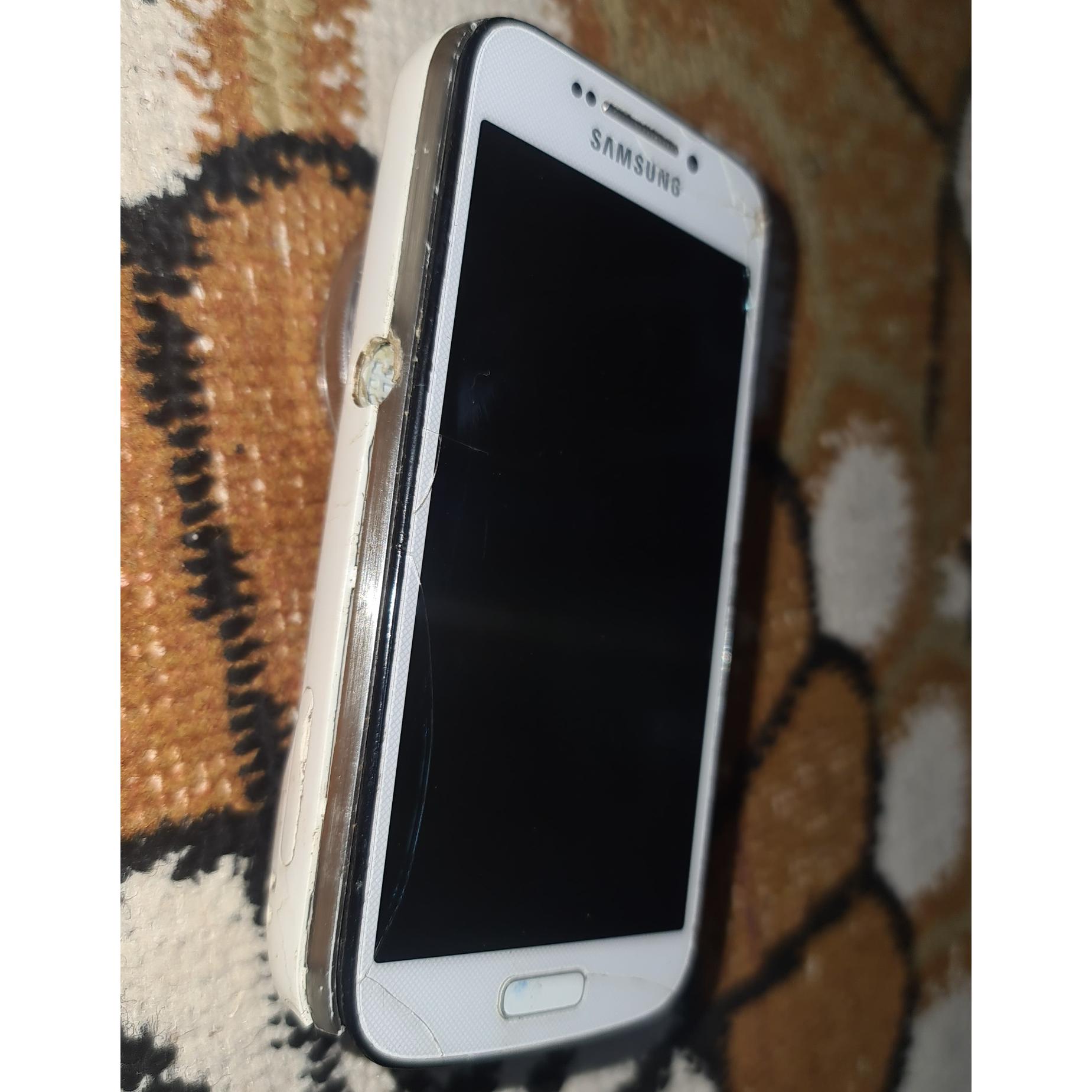 Samsung Galaxy S4 zoom