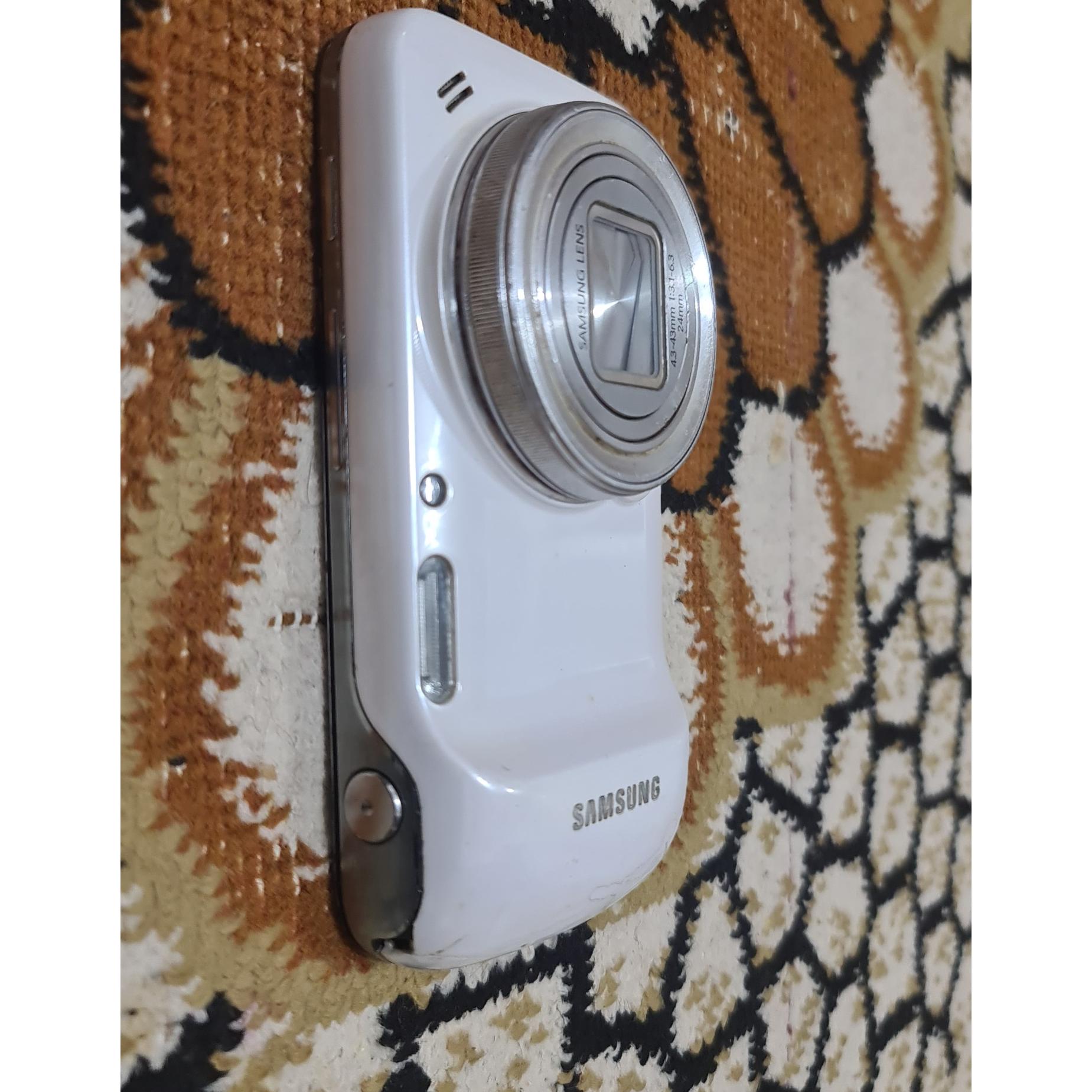 Samsung Galaxy S4 zoom