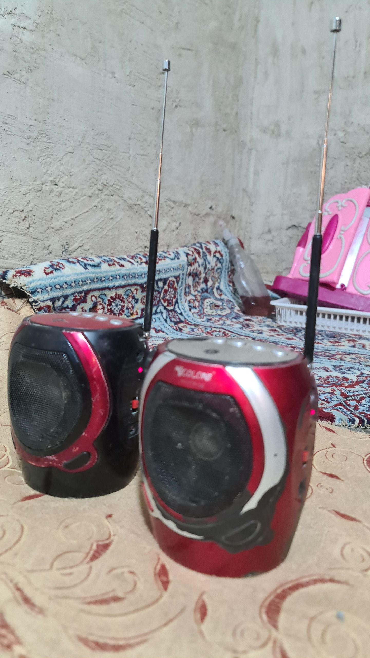 رادیو اسپیکر گلون