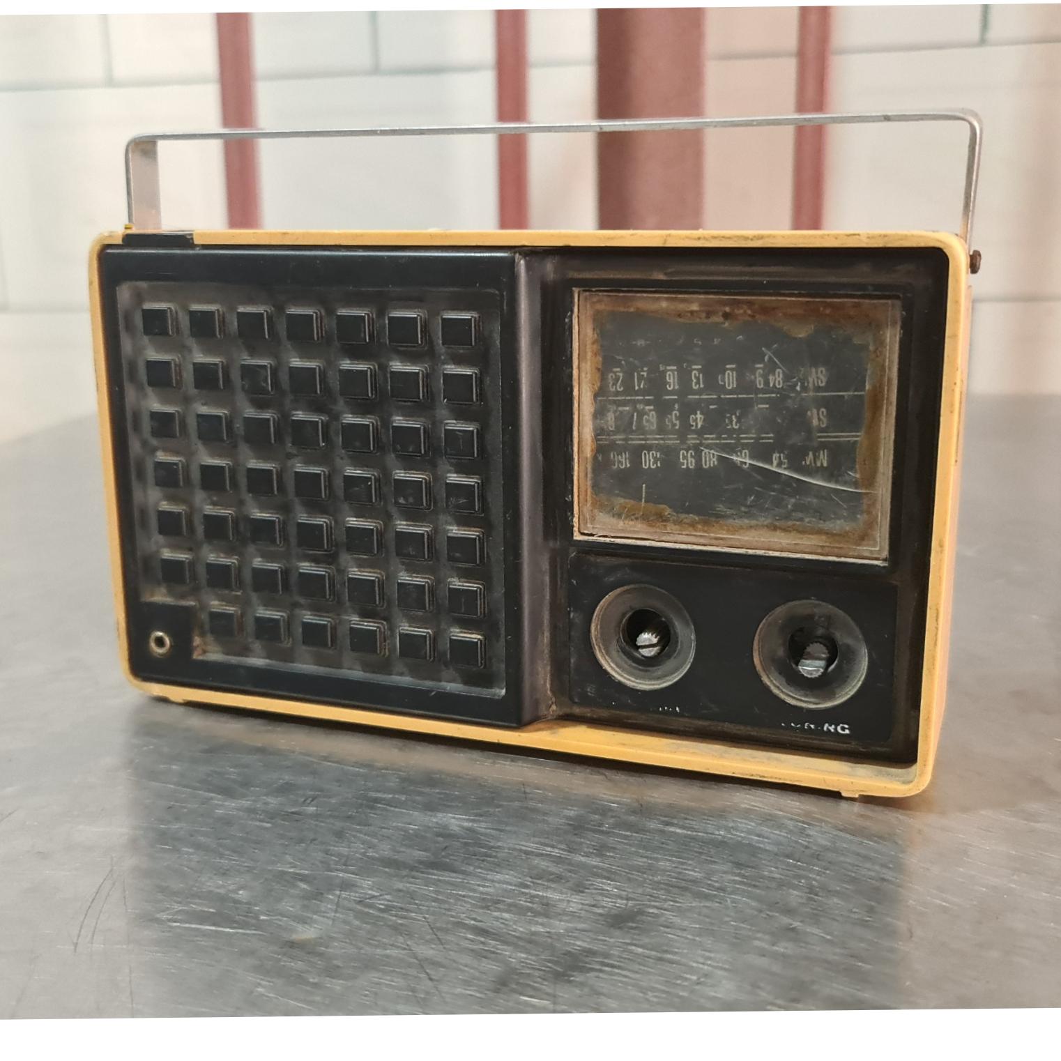 رادیو قدیمی کلکسیونی شهاب