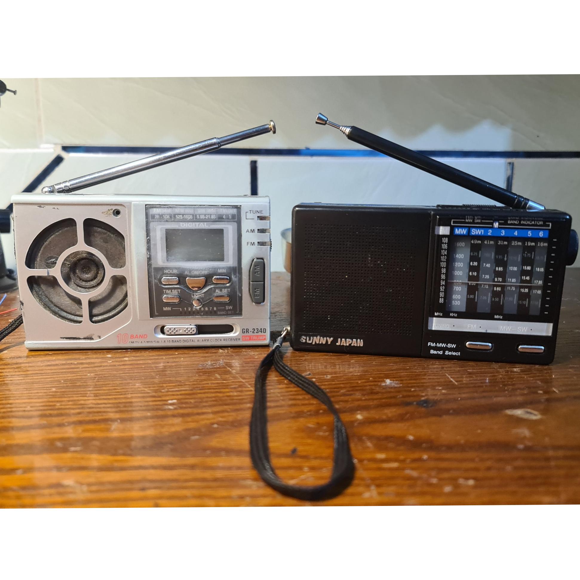 2عدد رادیو قدیمی