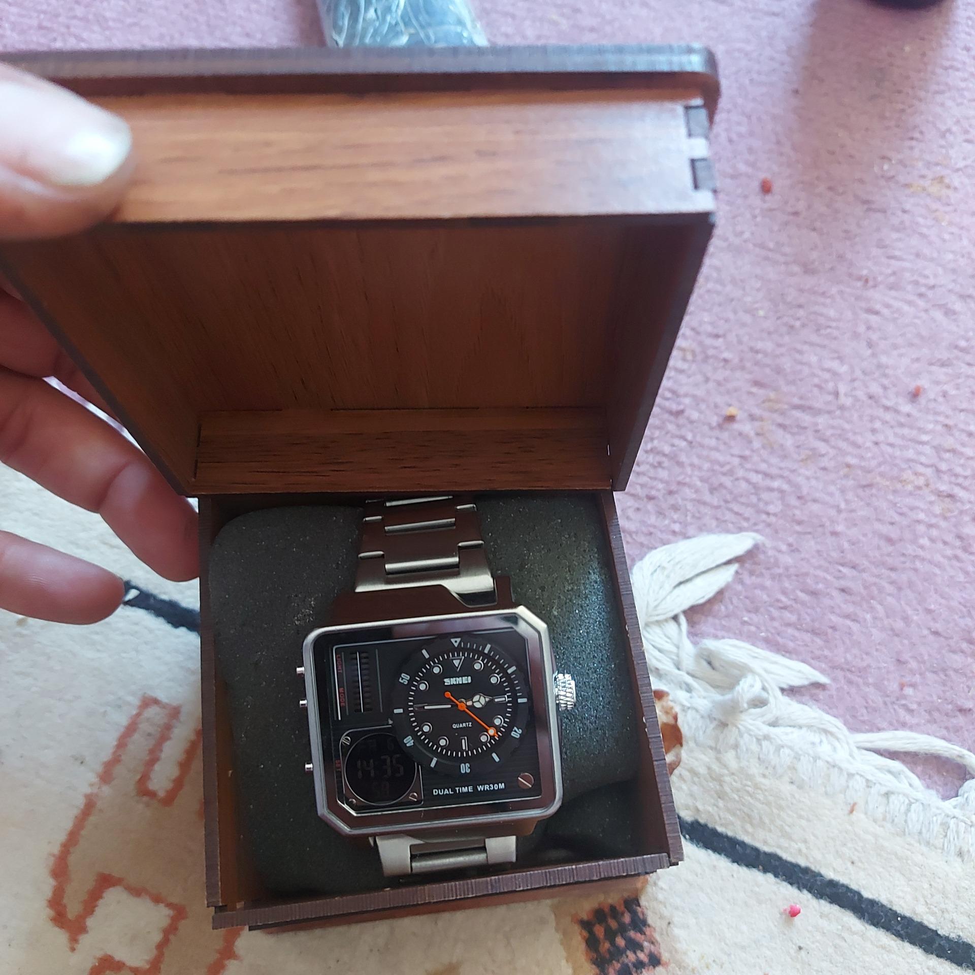 ساعت زیبای اسکمی