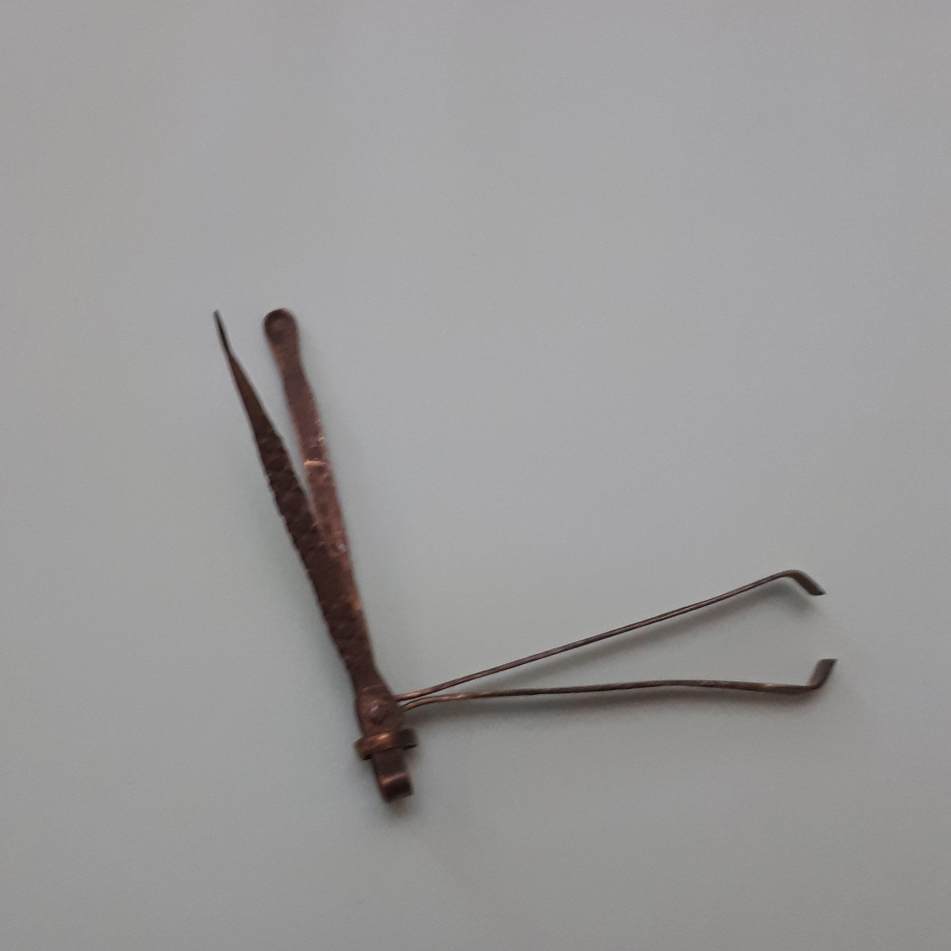 منقاش و سرمه کش کهنه