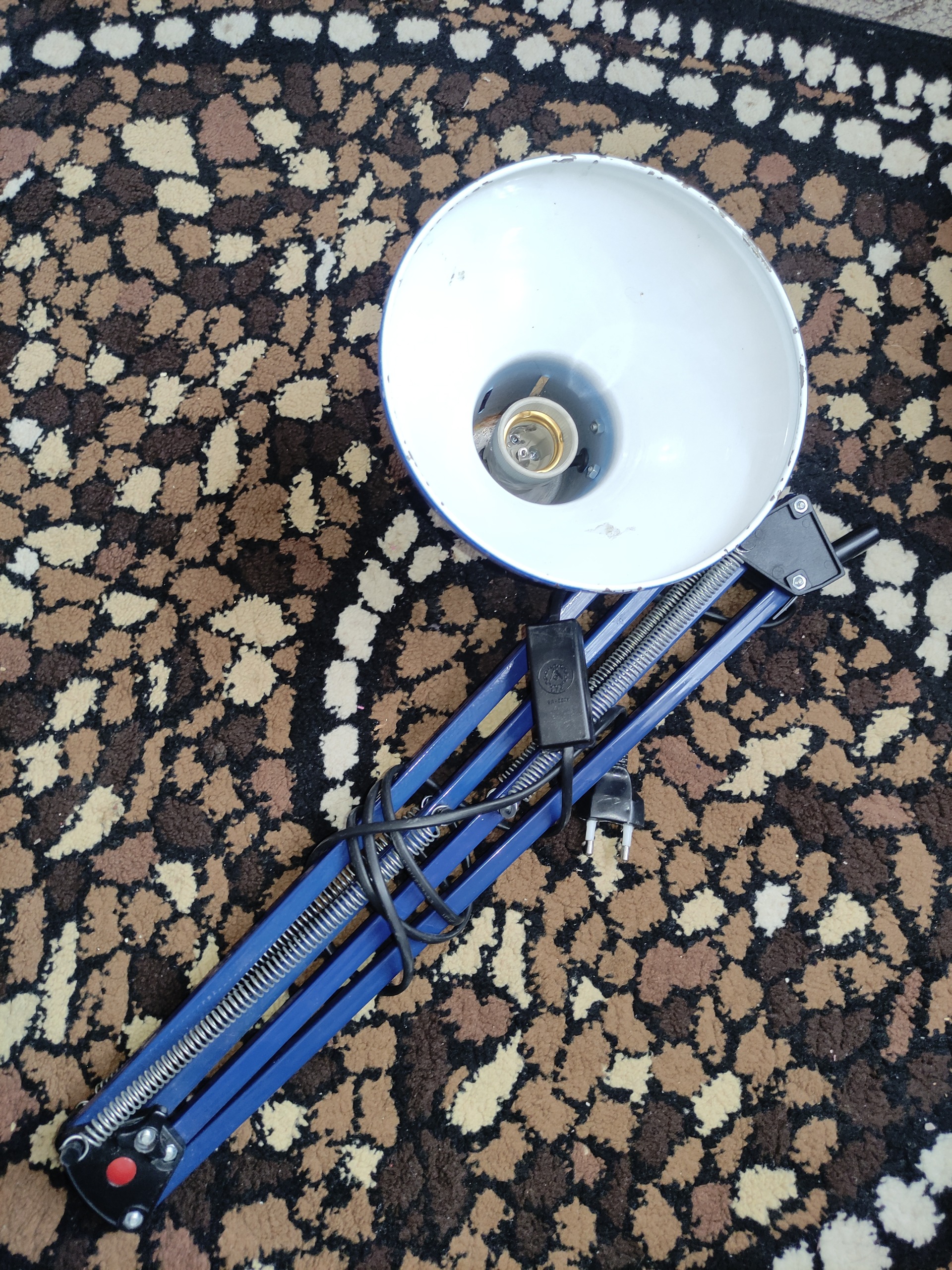 چراغ مطالعه رومیزی فنری جمع شونده