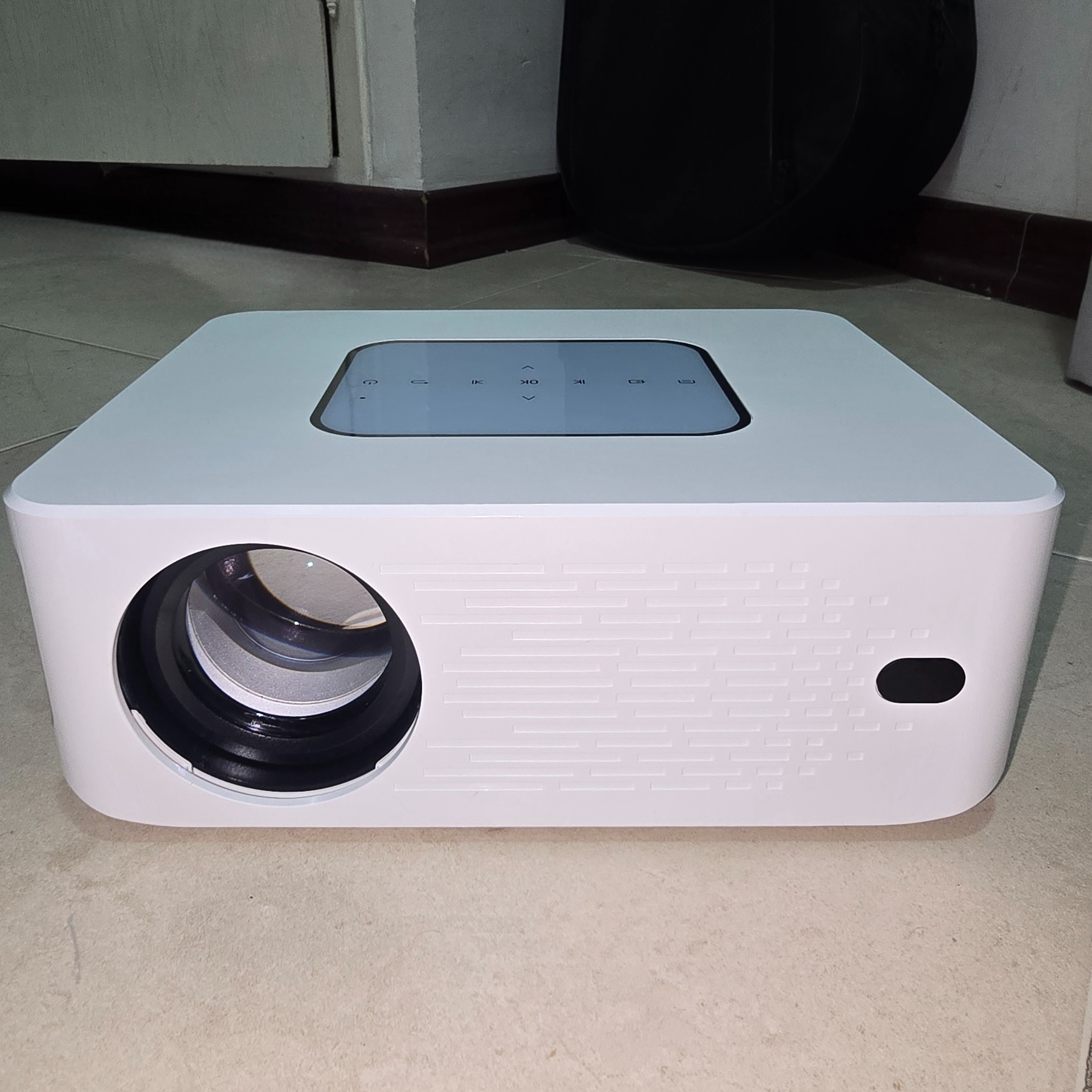 ویویو پروژکتور y2 pro