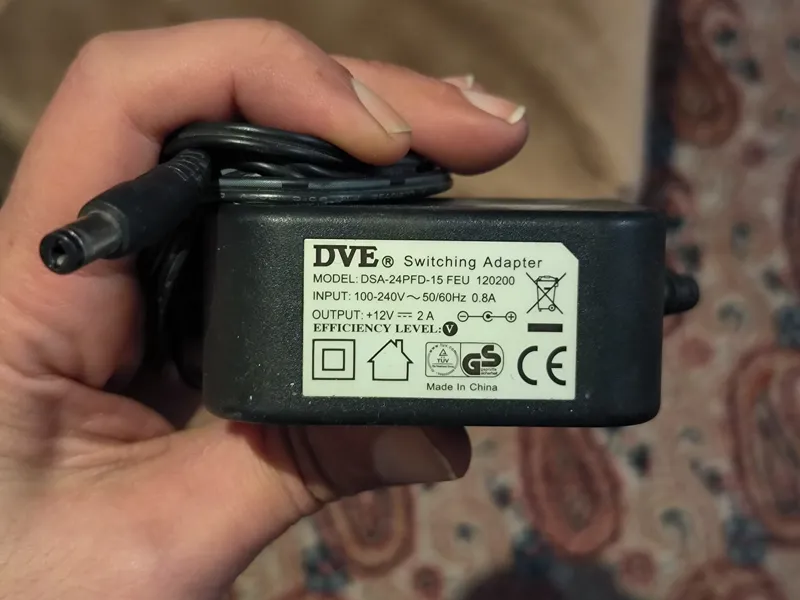 آداپتور برند DVE اصل 12 ولت 2 آمپر