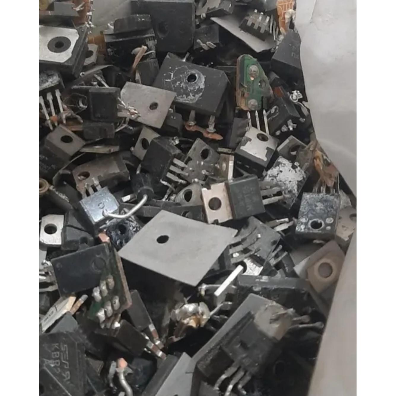 سه کیلو ترانزیستور
