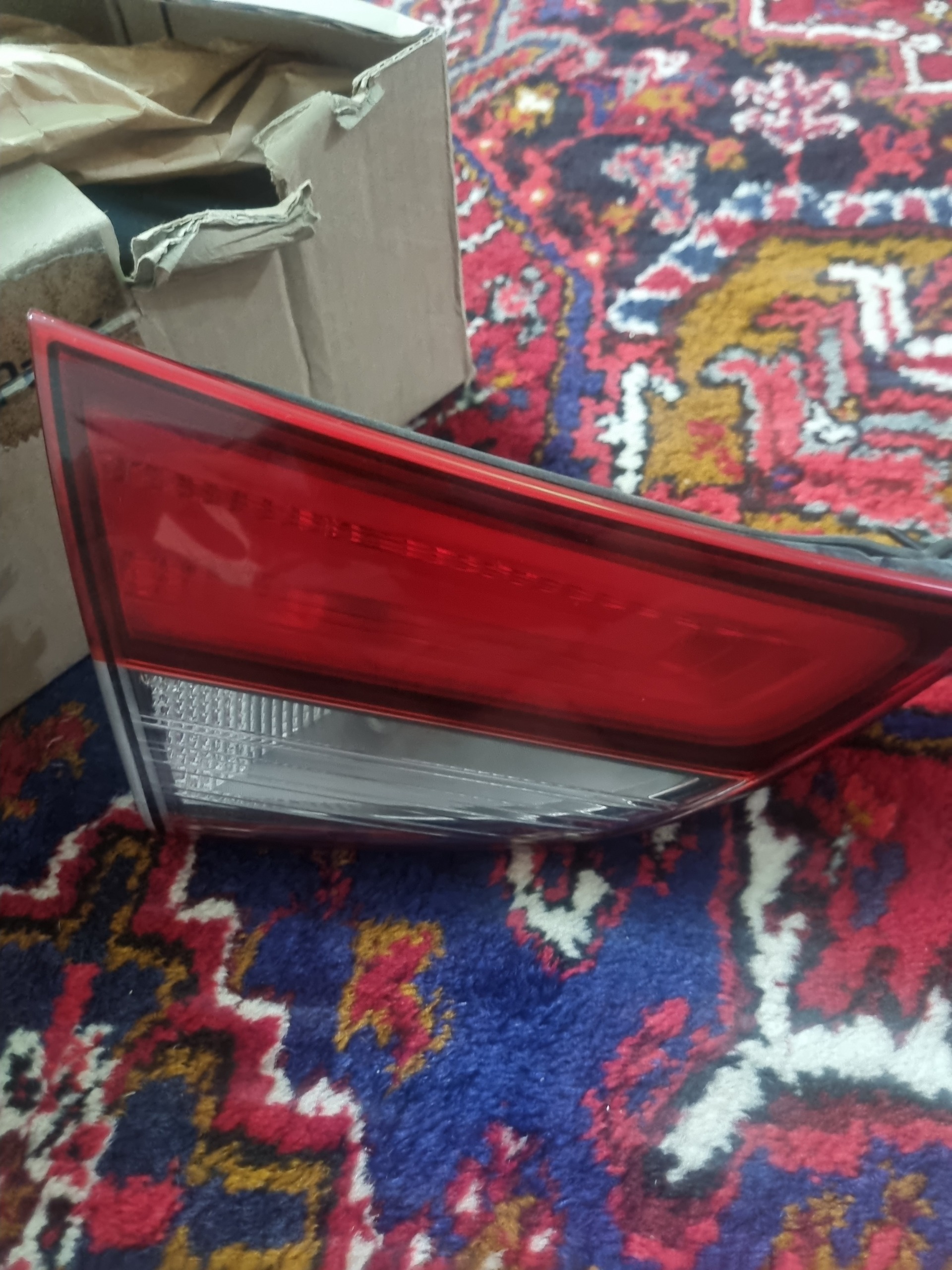 چراغ عقب روی کاپوت هیوندای النترا 2014-2015 سمت چپ