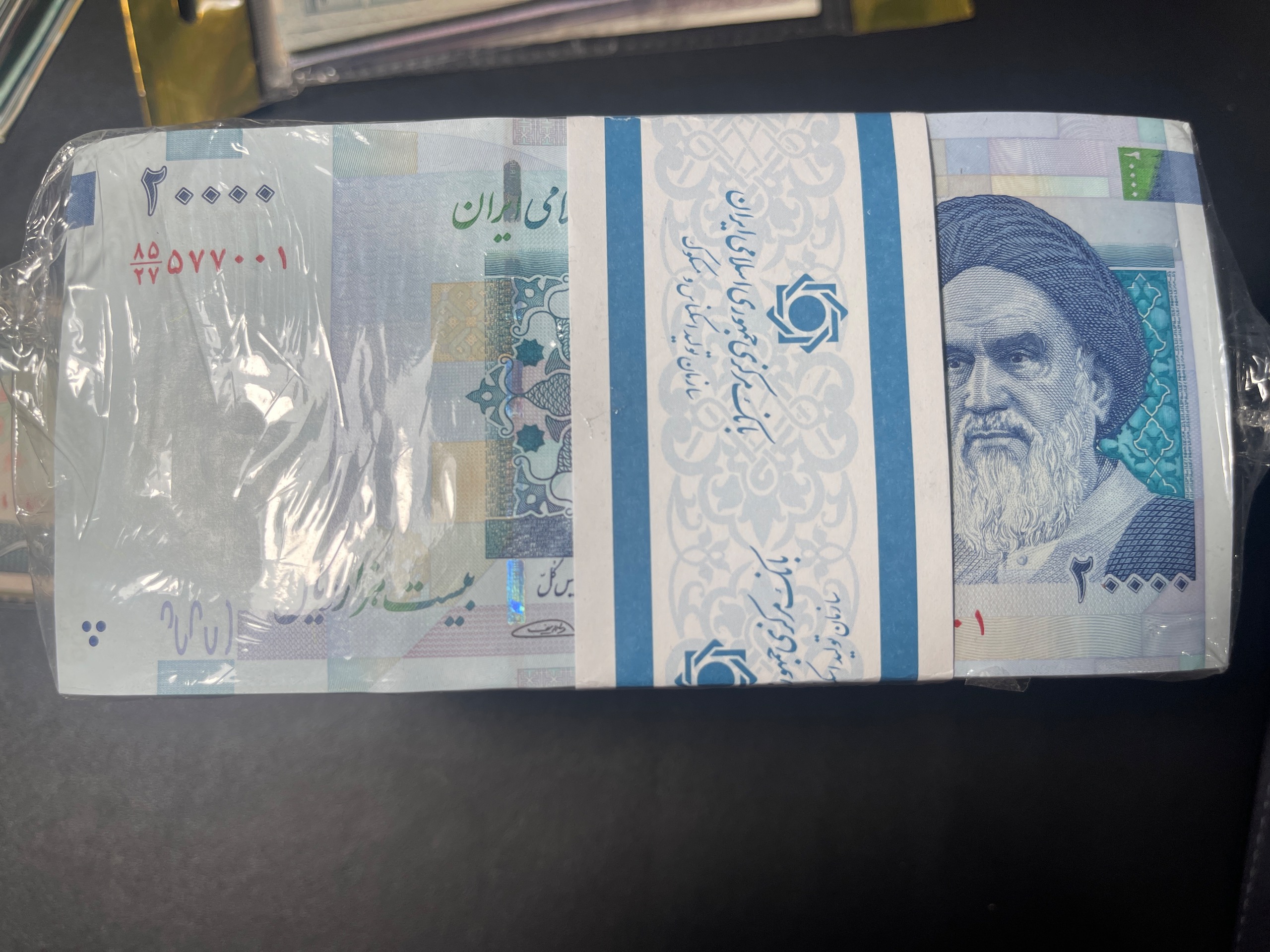 باکس اسکناس 2000 هزاری نیمه رند