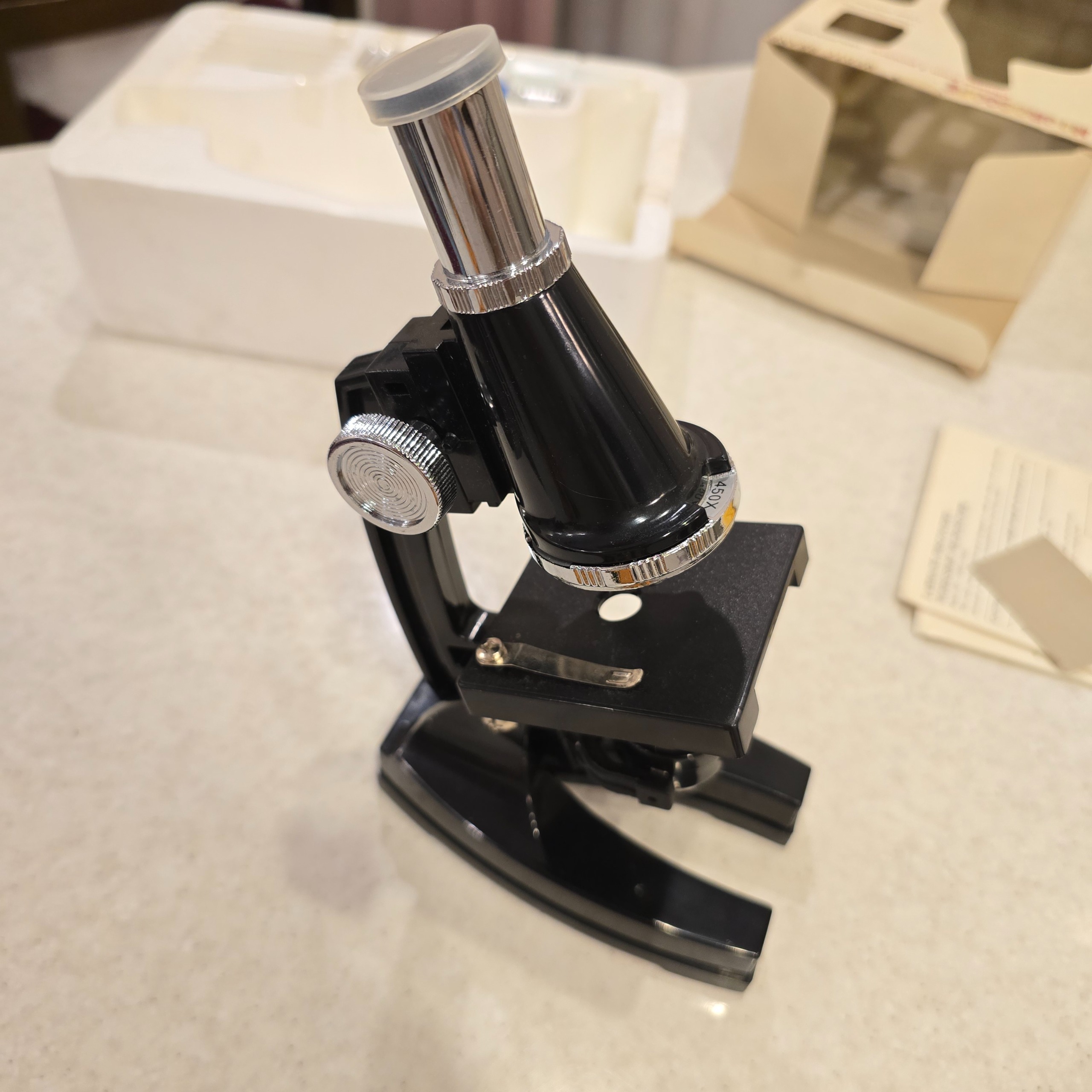 میکروسکوپ دانش آموزی