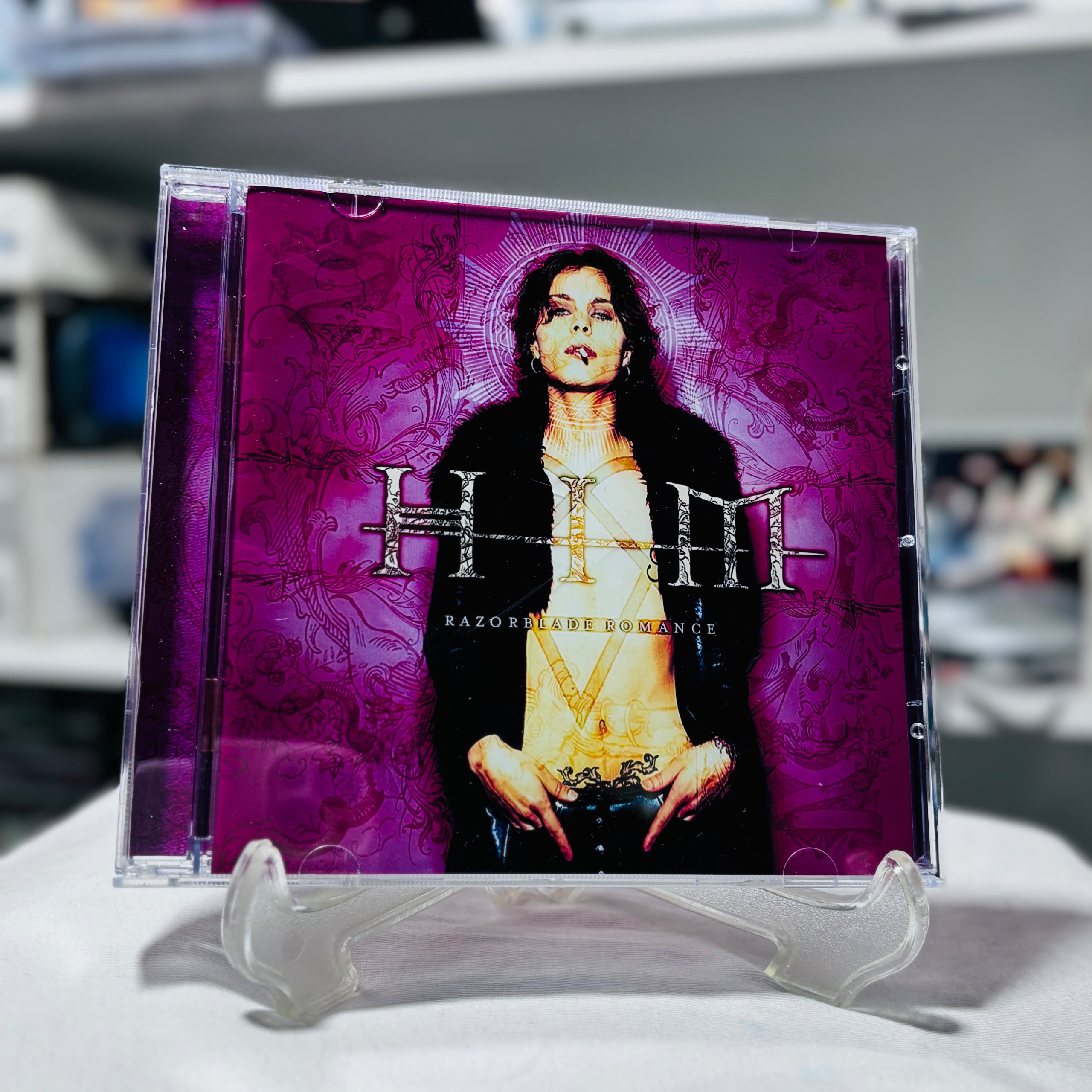 البوم فیزکی him