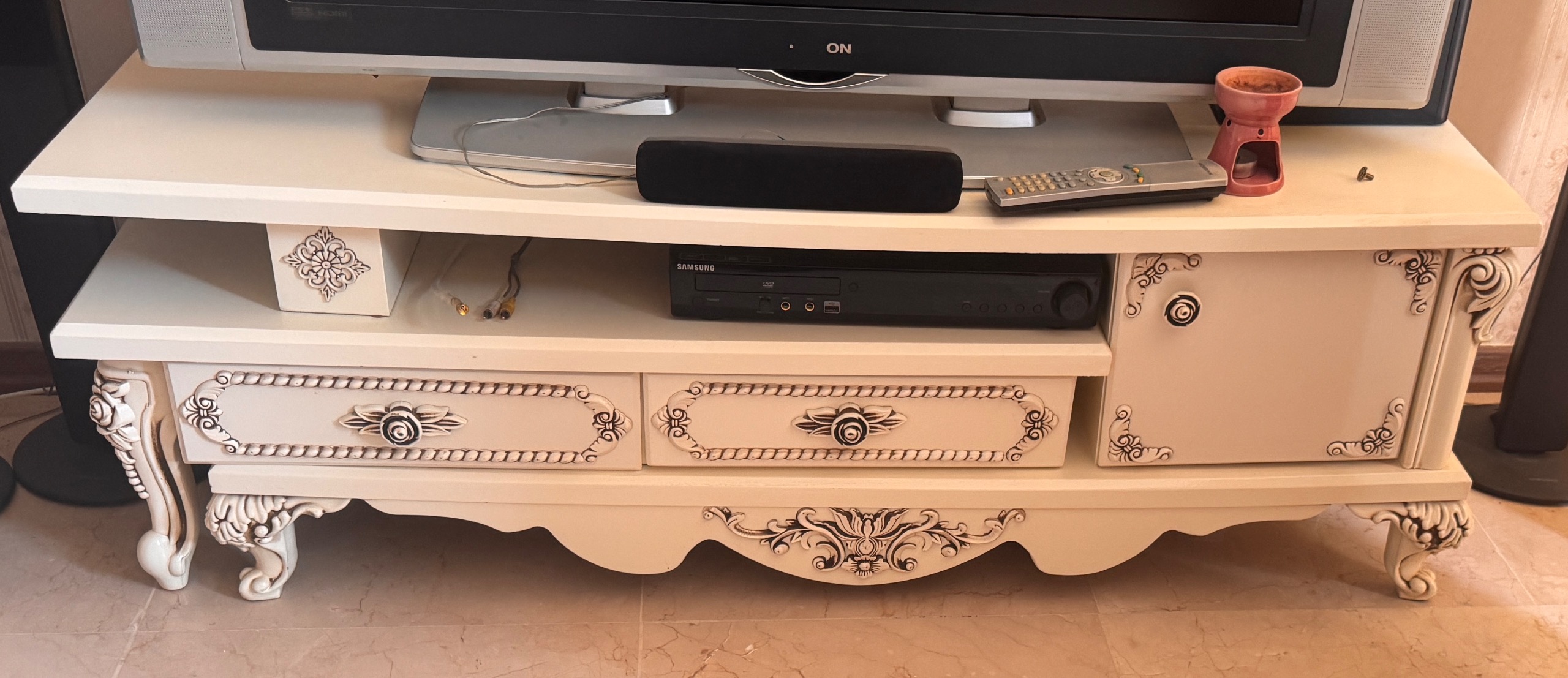 میز تلویزیون ام دی اف