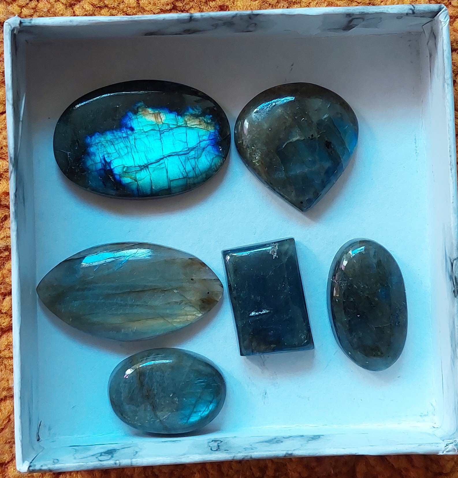 پک لابرادوریت درشت