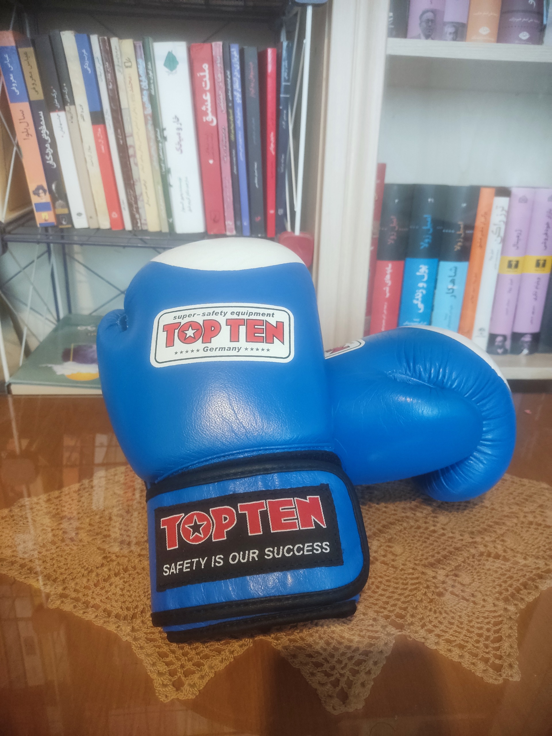 مزایده دستکش بوکس تاپ تن TopTen