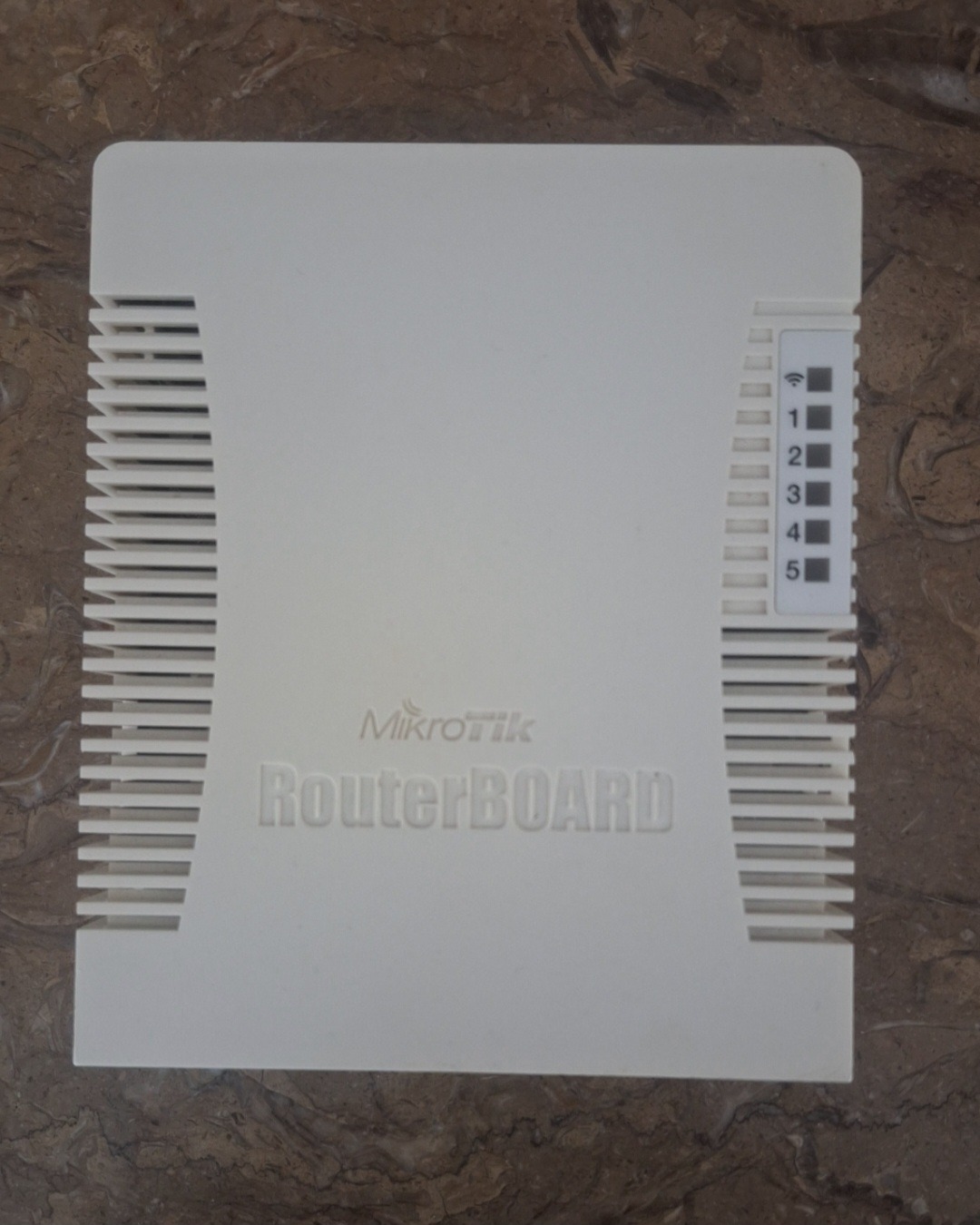 روتر بی سیم میکروتیک مدل RB951Ui-2HnD