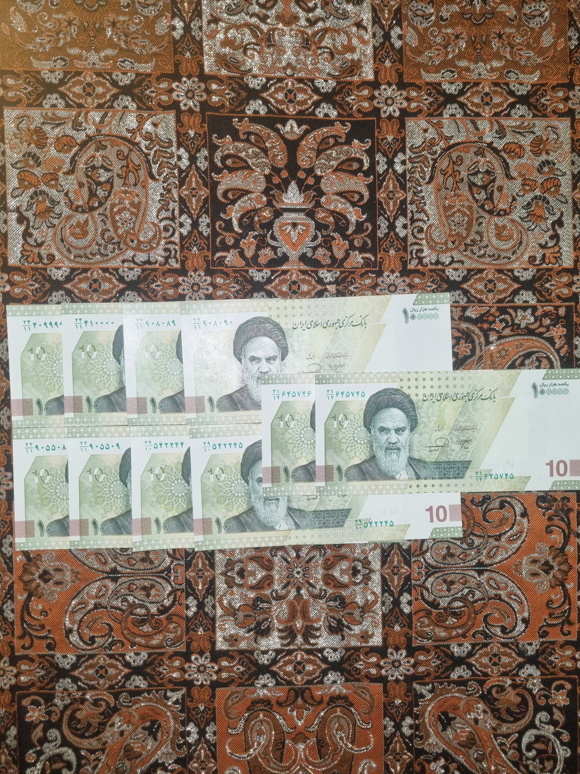 پنج جفت اسکناس ده هزار تومان جدید فرزین