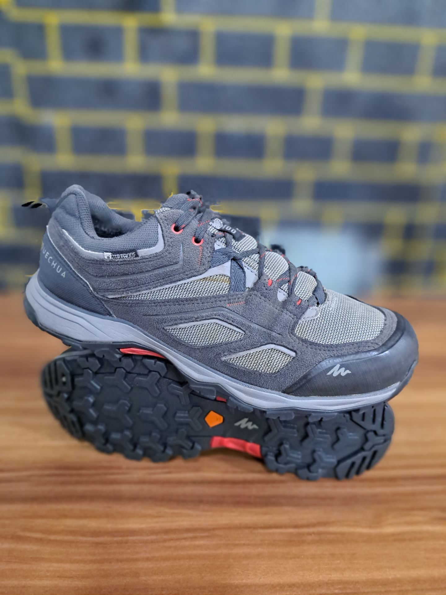 کفش کتونی اورجینال کچوا MH100 سایز 39