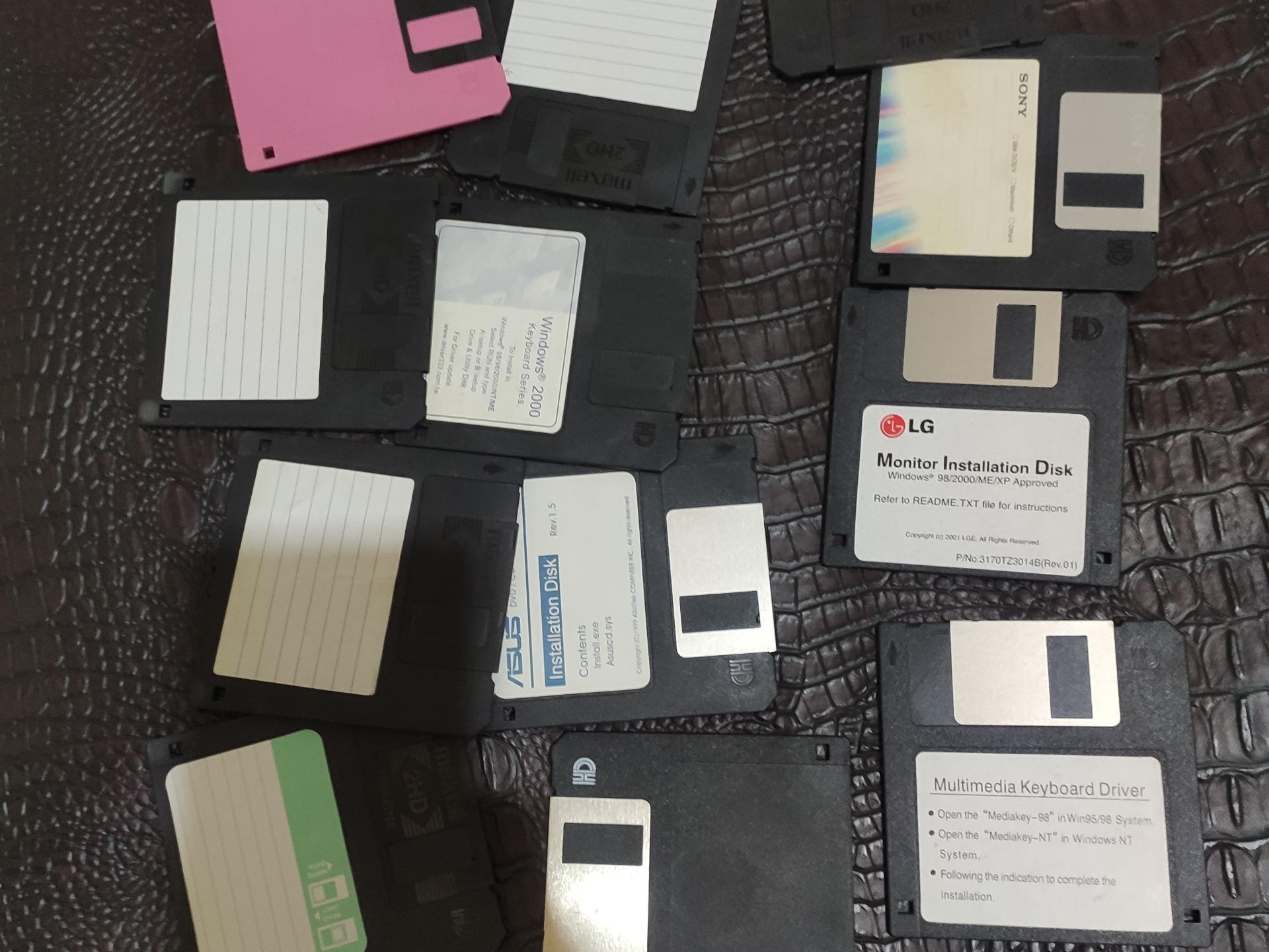 فلاپی دیسک  همراه قاب