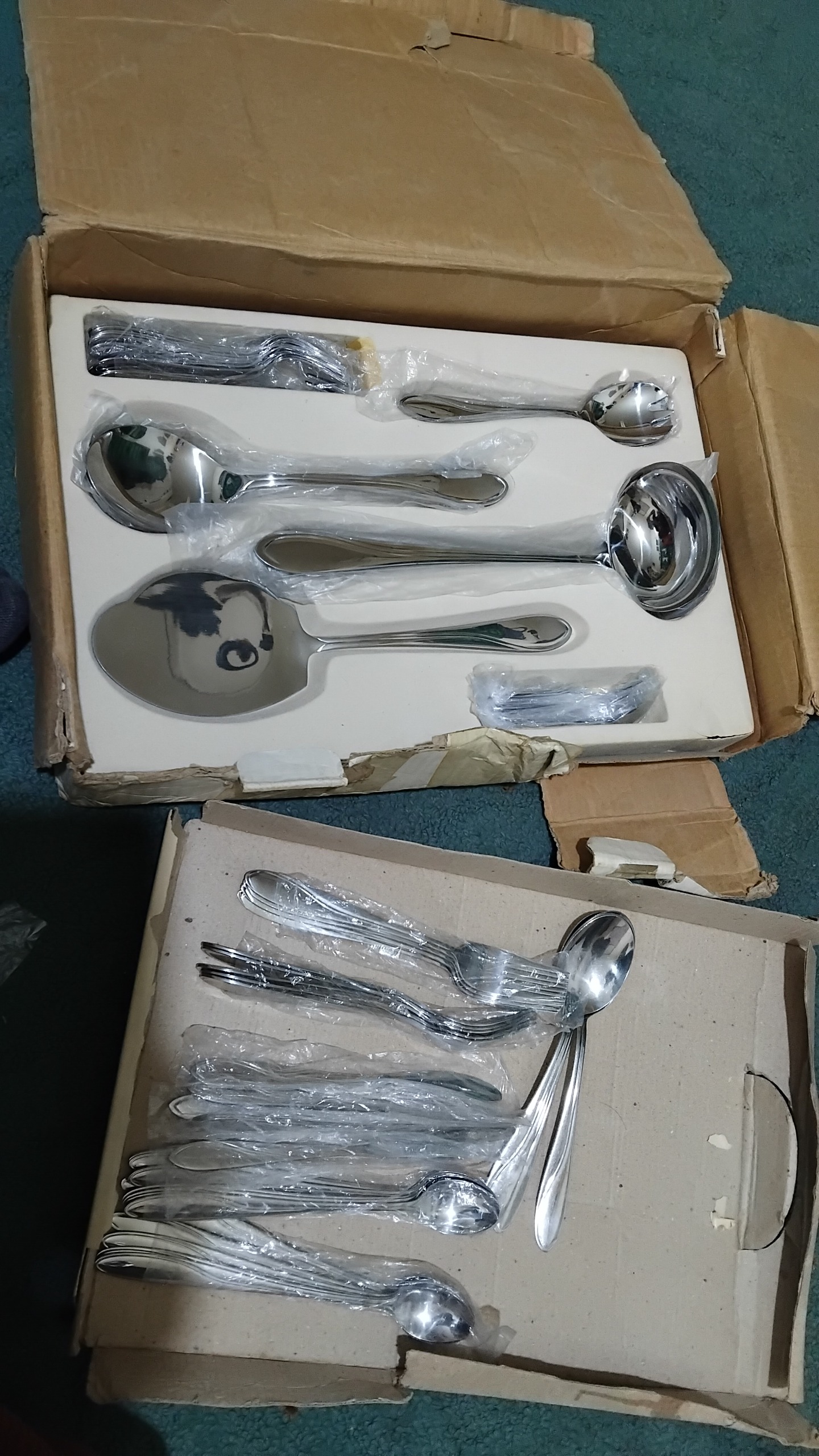 سرویس قاشق وچنگال و