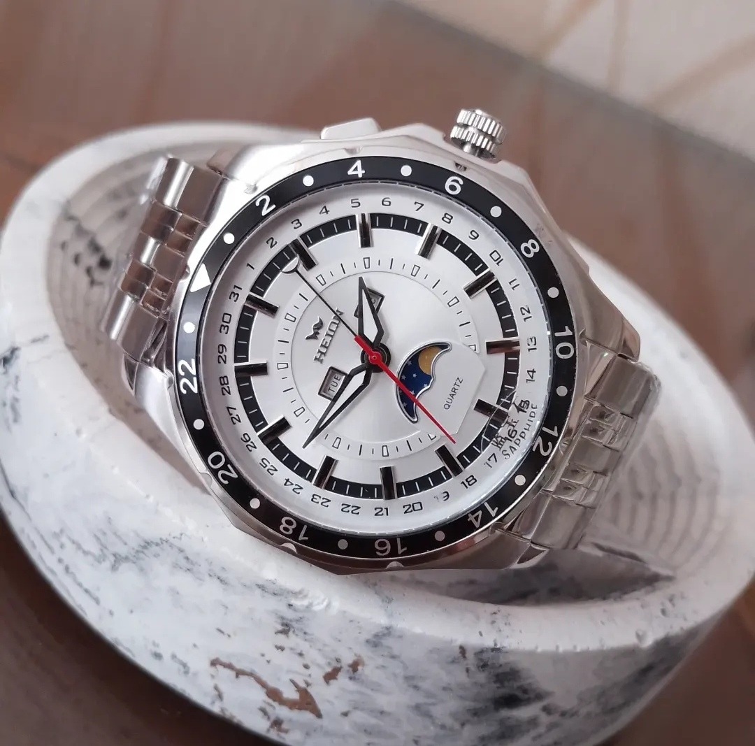 ساعتheiqnماه و خورشید ژاپن اصل اکبند