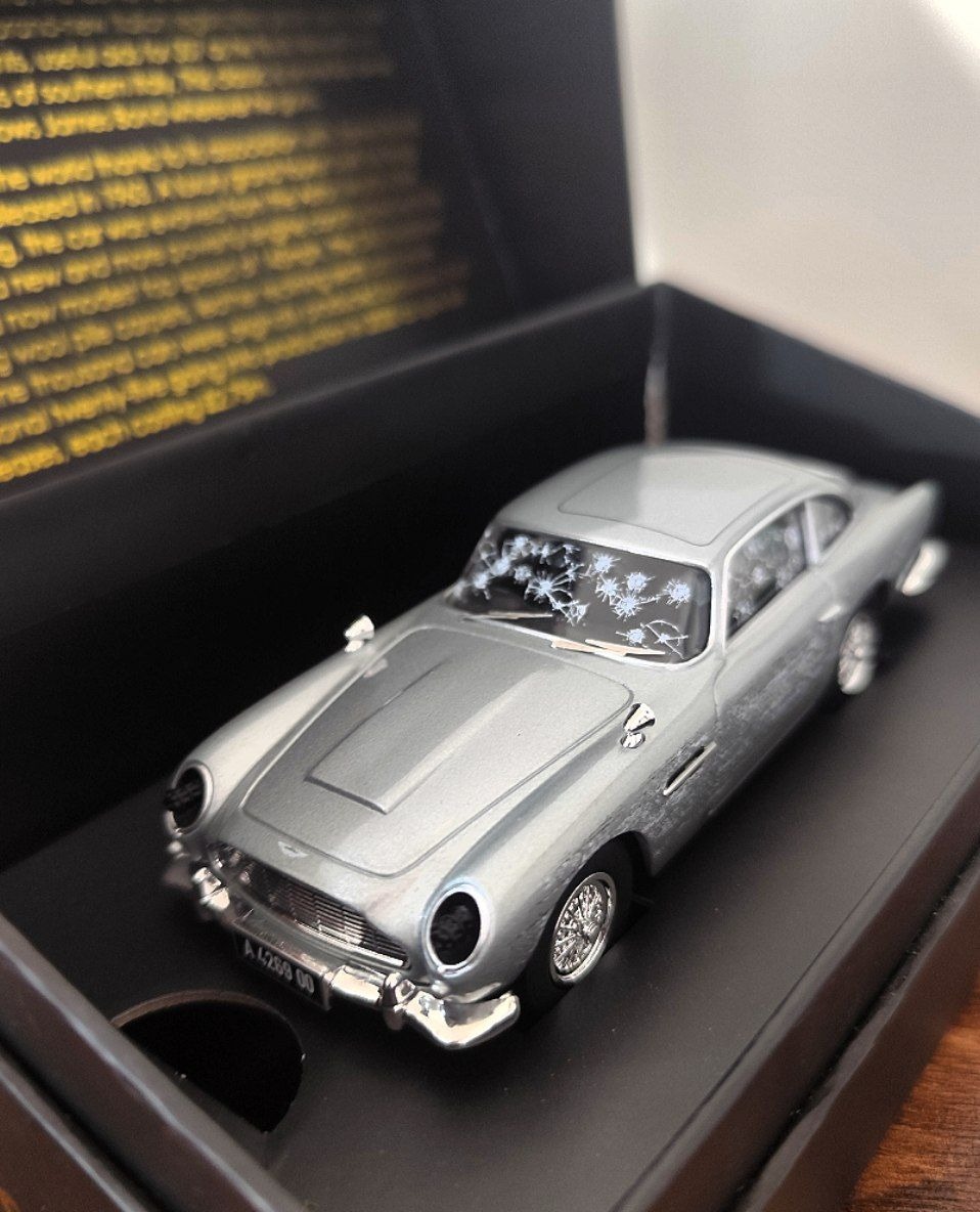 ماکت 1.43  aston martin DB5  جمیز باند
