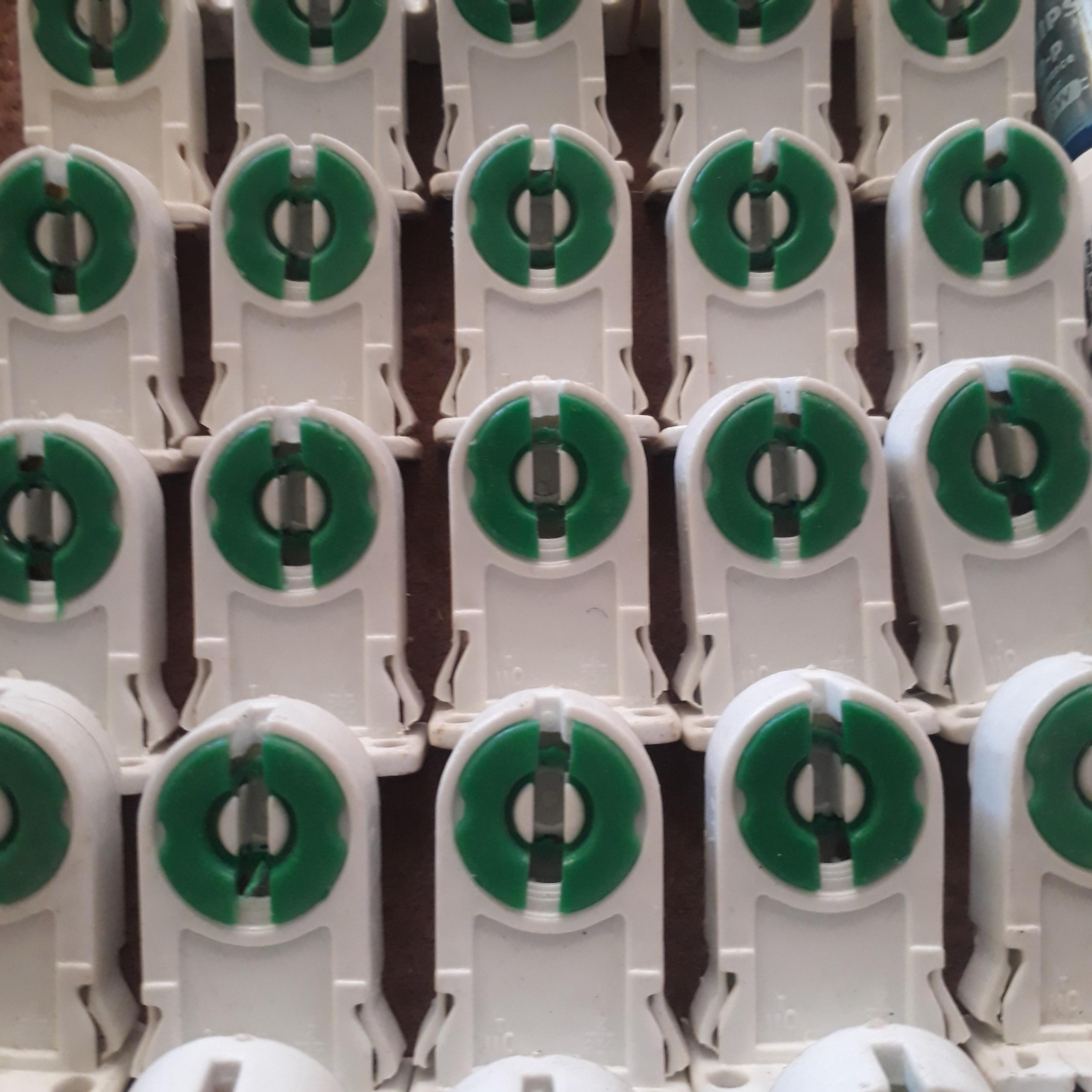 پایه لامپ مهتابی پایه مهتابی