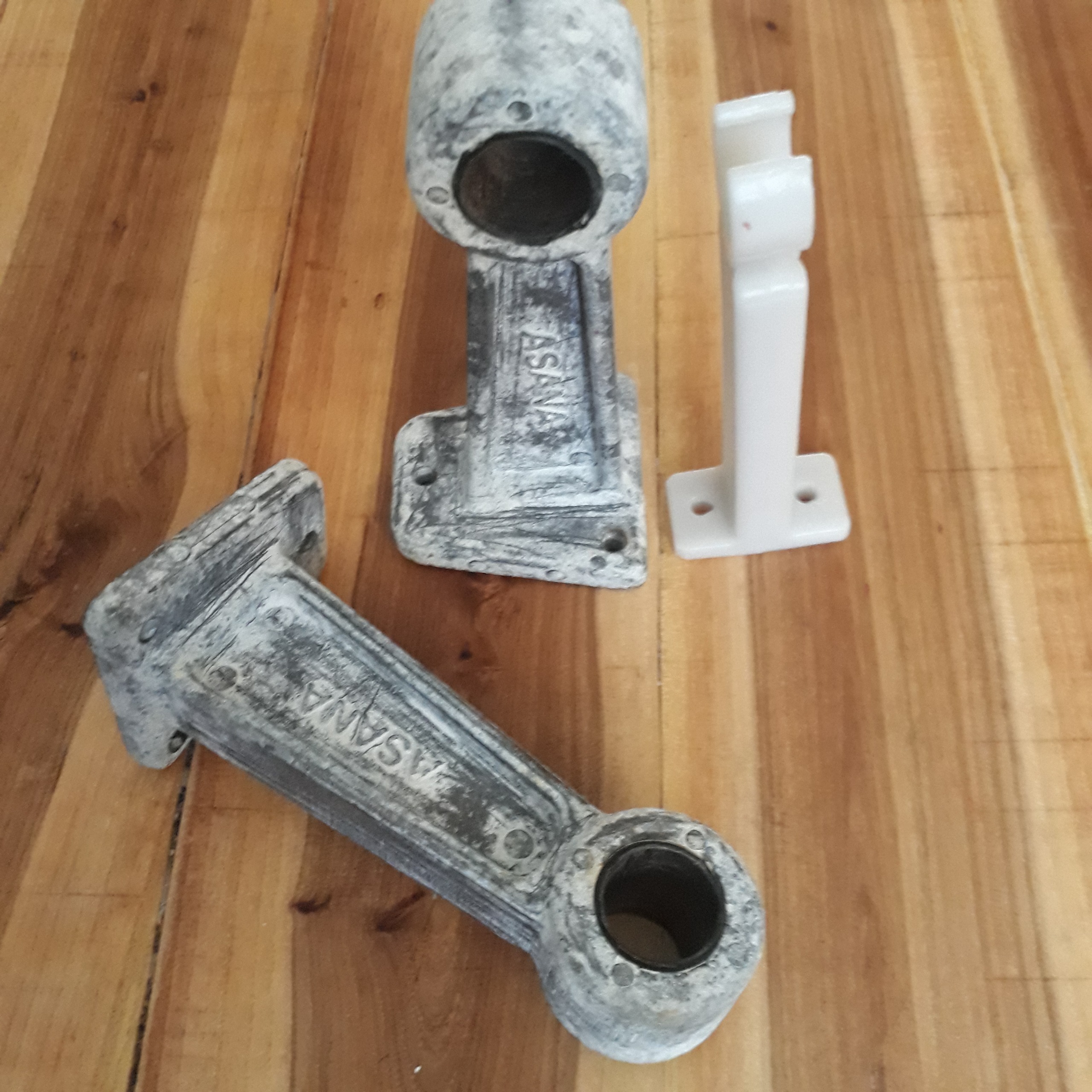 پایه دیواری توالت فرنگی آسانا