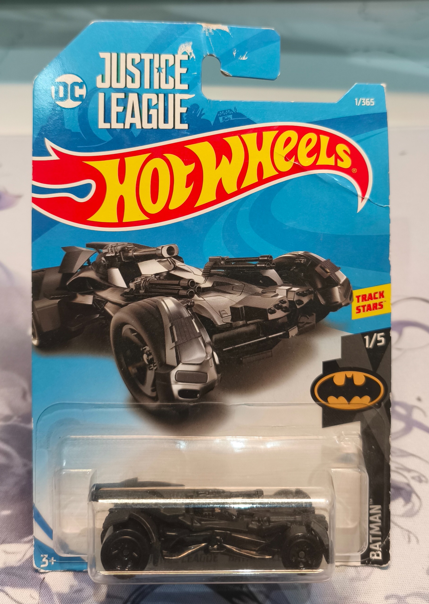 ماکت ماشین هات ویلز hot wheels batmobile