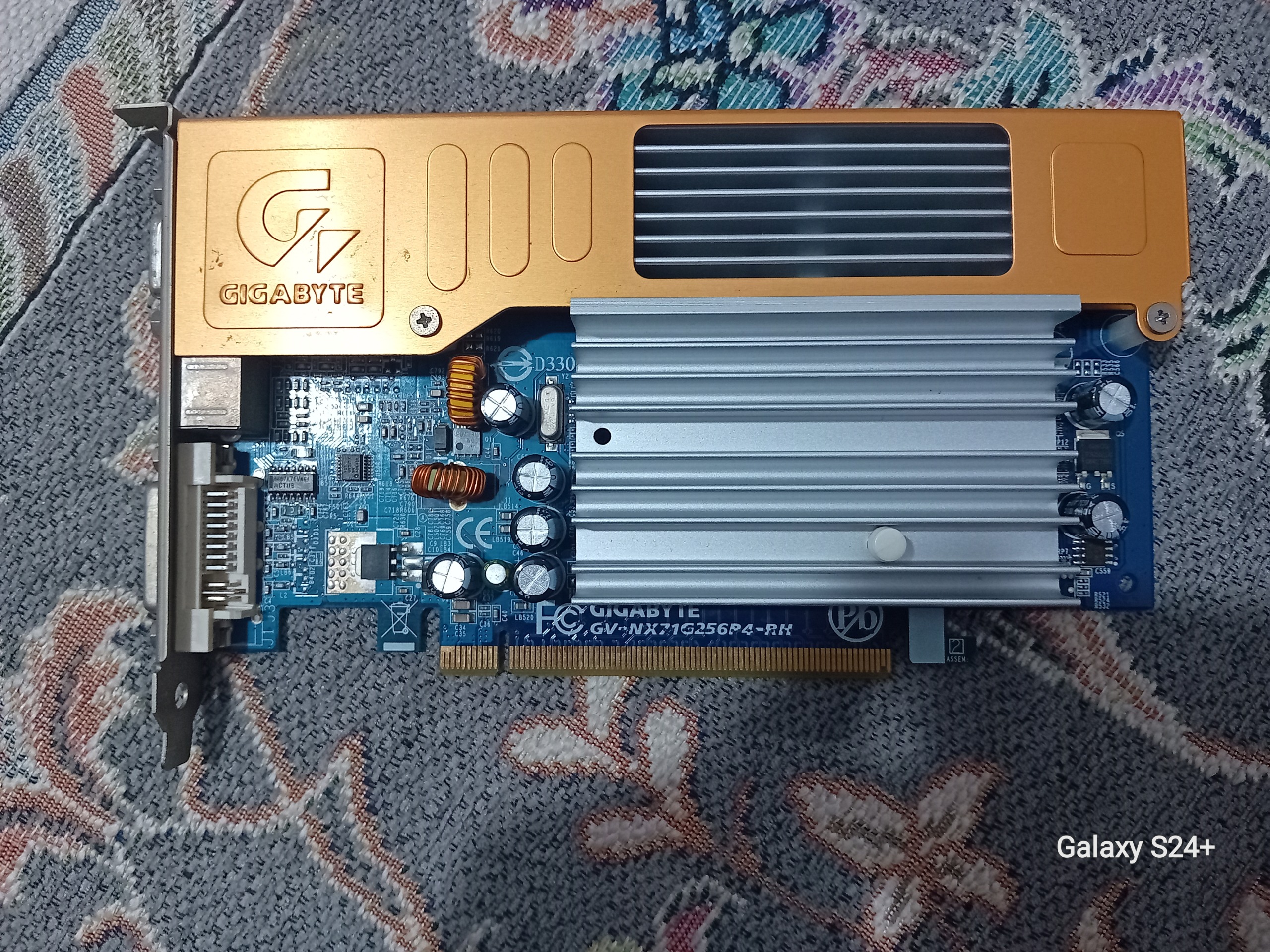 گرافیک 256MB گیگابایت 7100GS