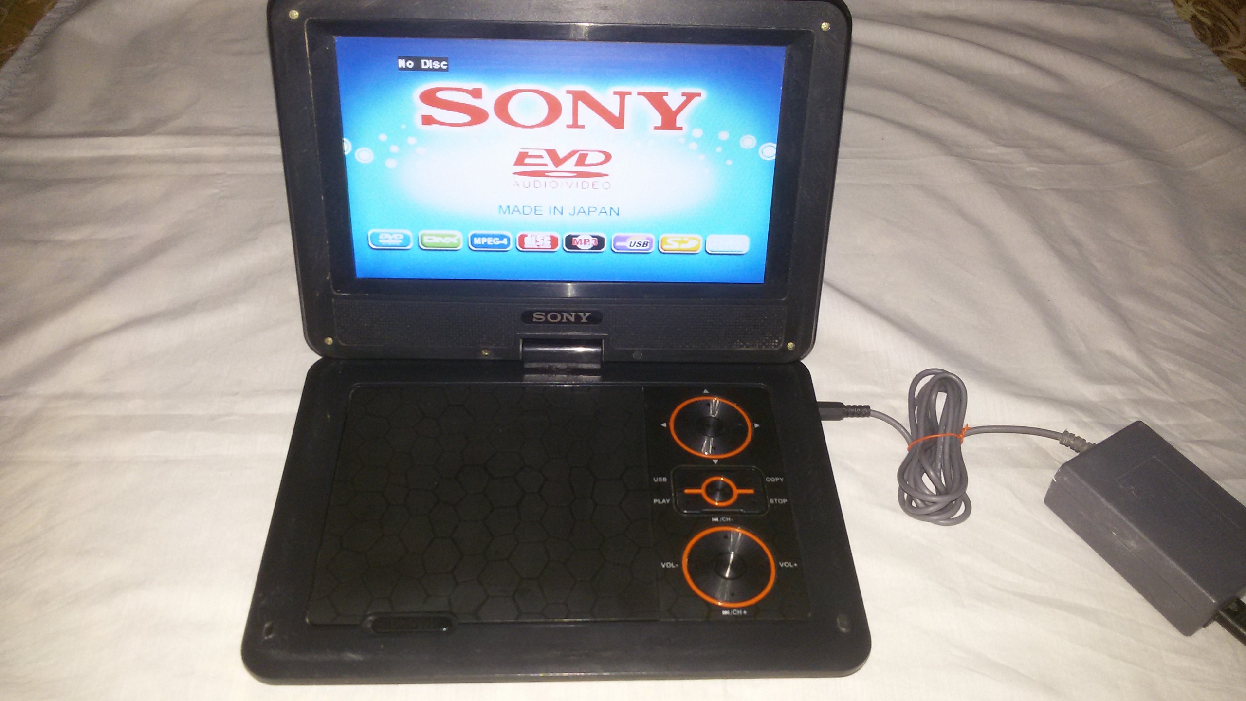 دستگاه دی وی دی همراه - DVD PORTABLE