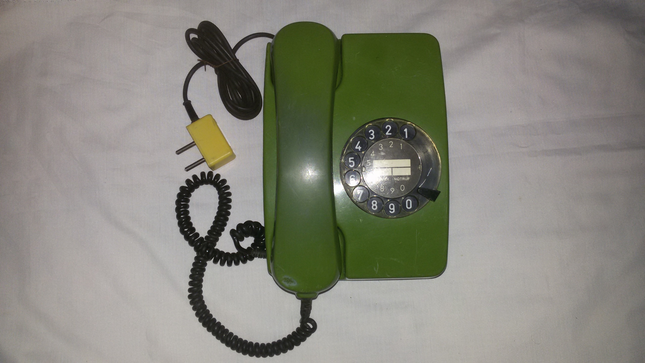 تلفن کلکسیونی قدیمی v5