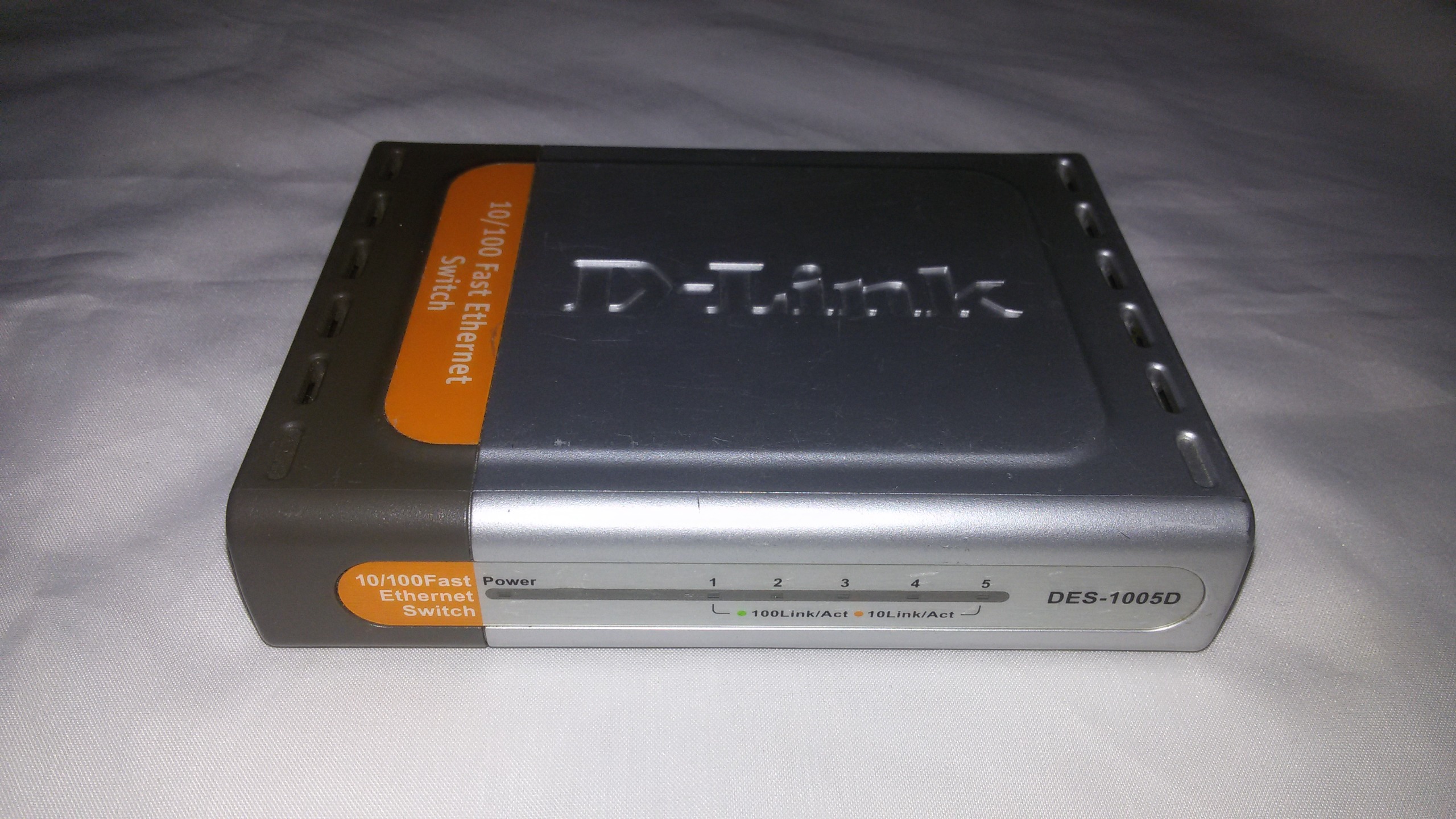 سوئیچ شبکه DLINK