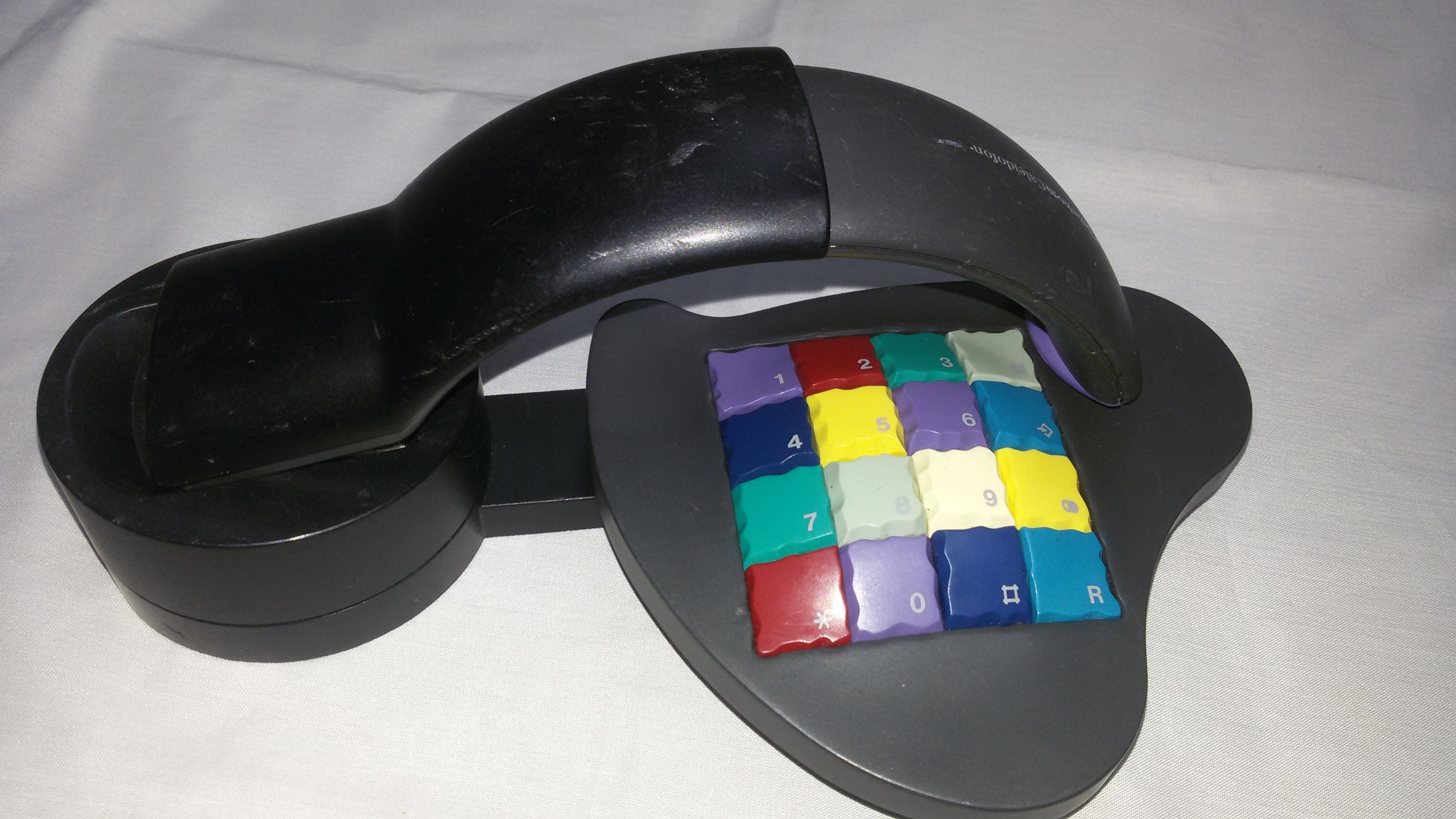 تلفن رومیزی تلکام        H13